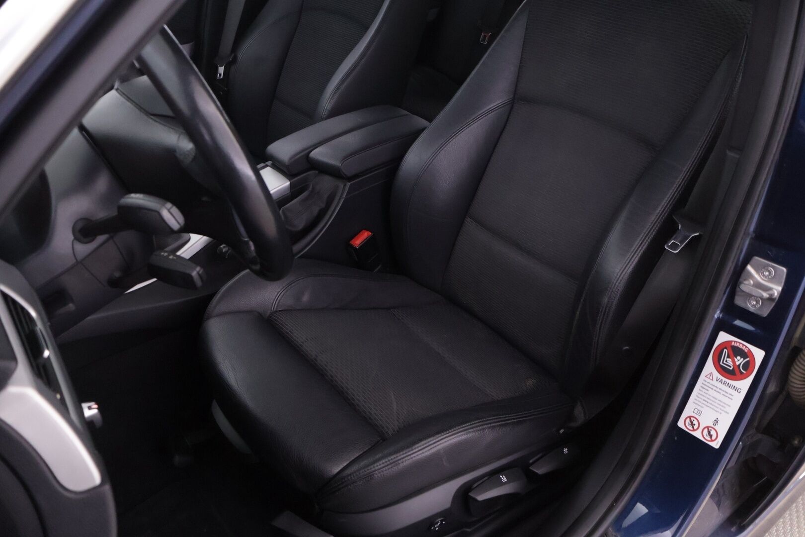 BMW 320 2012 xDrive E91 Touring Limited Business Edition *Sportti penkit / Vakionopeudensäädin / P.Tutkat / NAV* - *Hifit / Musta sisäkattoverhoilu / Xenon* - HULLUT AVAJAISHULINAT KORKOTARJOUS 3,29 %