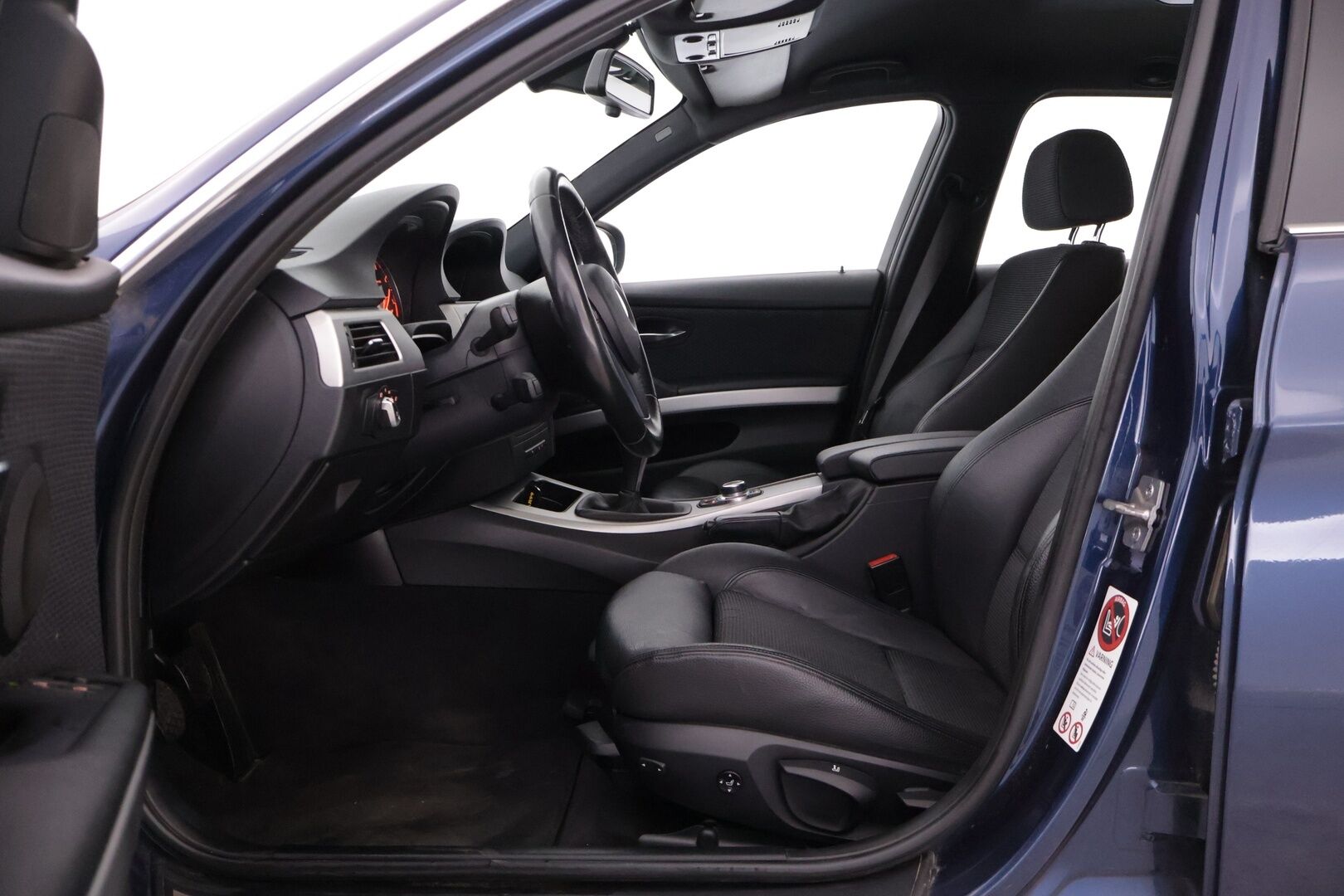 BMW 320 2012 xDrive E91 Touring Limited Business Edition *Sportti penkit / Vakionopeudensäädin / P.Tutkat / NAV* - *Hifit / Musta sisäkattoverhoilu / Xenon* - HULLUT AVAJAISHULINAT KORKOTARJOUS 3,29 %