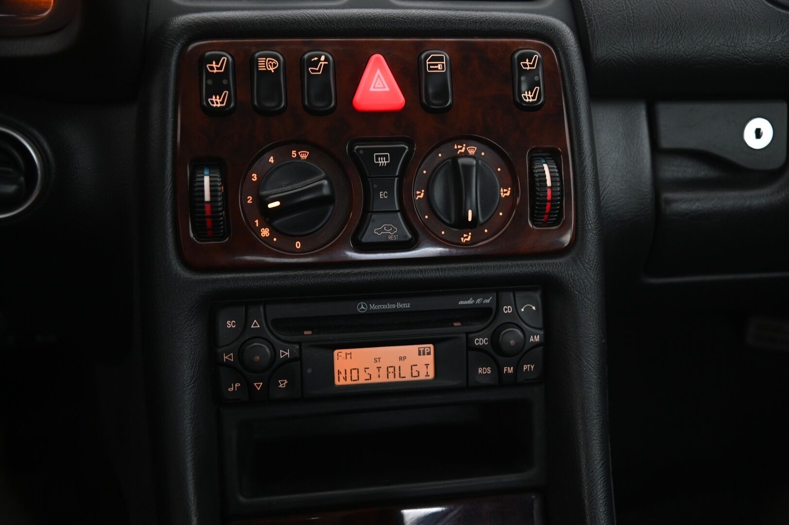 Mercedes-Benz CLK 2001 CLK 200 KOMPRESSOR Coupé (AD) 2ov 1998cm3