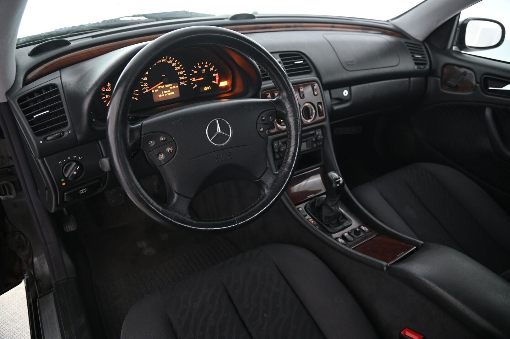Mercedes-Benz CLK 2001 CLK 200 KOMPRESSOR Coupé (AD) 2ov 1998cm3