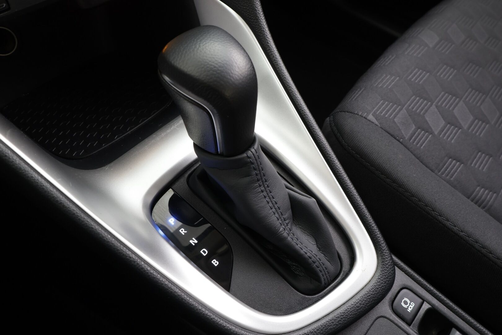 Toyota Yaris 2024 1,5 Hybrid 116 Intense * 1.Om Suomi-auto / ACC / P.kamera / Kaistavahti / Apple&Android * - Kahdet renkaat aluvanteilla / Merkkihuollettu - HULLUT BLACKWEEK JATKOT - KORKOTARJOUS 2,49%