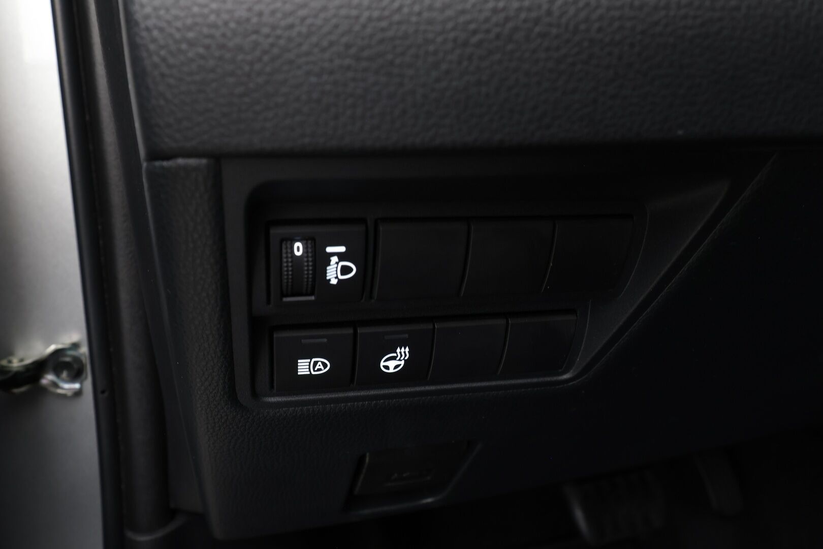 Toyota Yaris 2024 1,5 Hybrid 116 Intense * 1.Om Suomi-auto / ACC / P.kamera / Kaistavahti / Apple&Android * - Kahdet renkaat aluvanteilla / Merkkihuollettu - HULLUT BLACKWEEK JATKOT - KORKOTARJOUS 2,49%