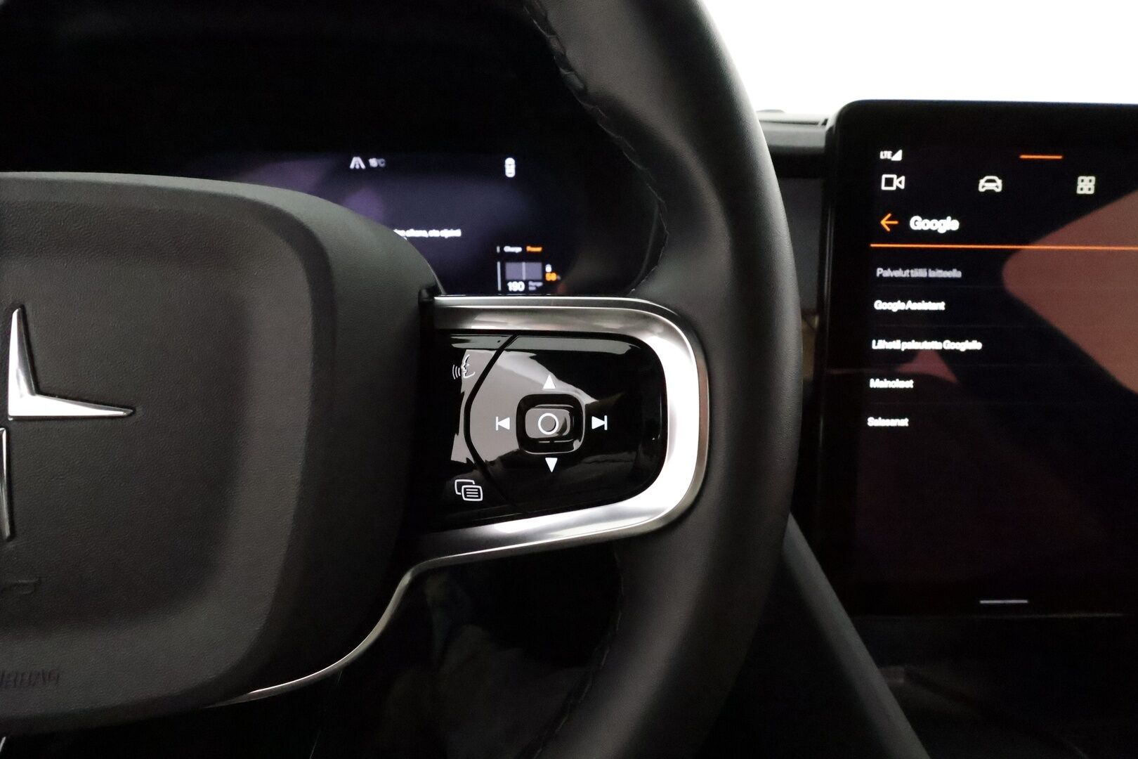 Polestar 2 2021 Launch Edition, 300kW ** Ilmastoidut Nahkapenkit Muistilla / Lasikatto / Lämpöpumppu / Pixel-LED  / Adapt.Vakkari / 360° ** - 3,99 % KORKOTARJOUS TÄHÄN AUTOON - Akku kuntotarkastettu / 2x Latauskaapelit / HUIPPU VARUSTEET!