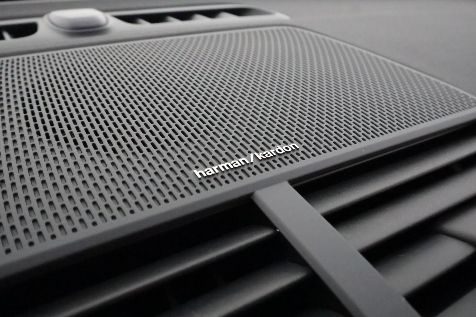 Polestar 2 2021 Launch Edition, 300kW ** Ilmastoidut Nahkapenkit Muistilla / Lasikatto / Lämpöpumppu / Pixel-LED  / Adapt.Vakkari / 360° ** - 3,99 % KORKOTARJOUS TÄHÄN AUTOON - Akku kuntotarkastettu / 2x Latauskaapelit / HUIPPU VARUSTEET!