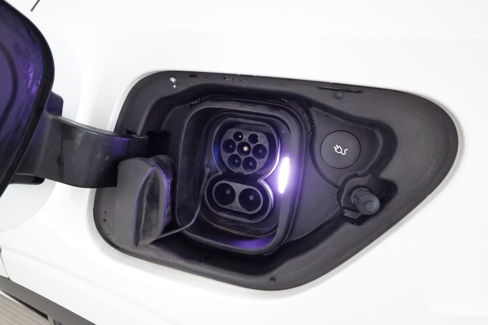 Polestar 2 2021 Launch Edition, 300kW ** Ilmastoidut Nahkapenkit Muistilla / Lasikatto / Lämpöpumppu / Pixel-LED  / Adapt.Vakkari / 360° ** - 3,99 % KORKOTARJOUS TÄHÄN AUTOON - Akku kuntotarkastettu / 2x Latauskaapelit / HUIPPU VARUSTEET!