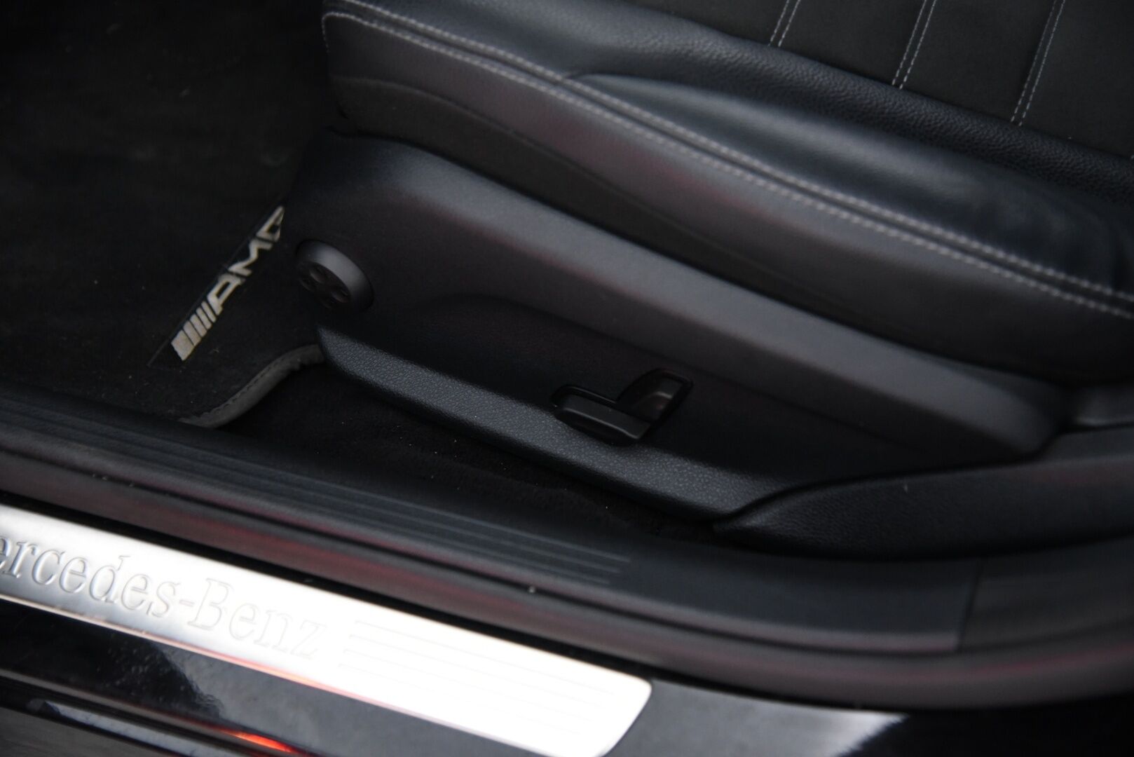 MERCEDES-BENZ C 2021 300de T AMG * Facelift / NAVI / LED-ajovalot / Apple&Android / Sport-penkit / Vakkari * - AMG Sisä- ja ulkopaketilla