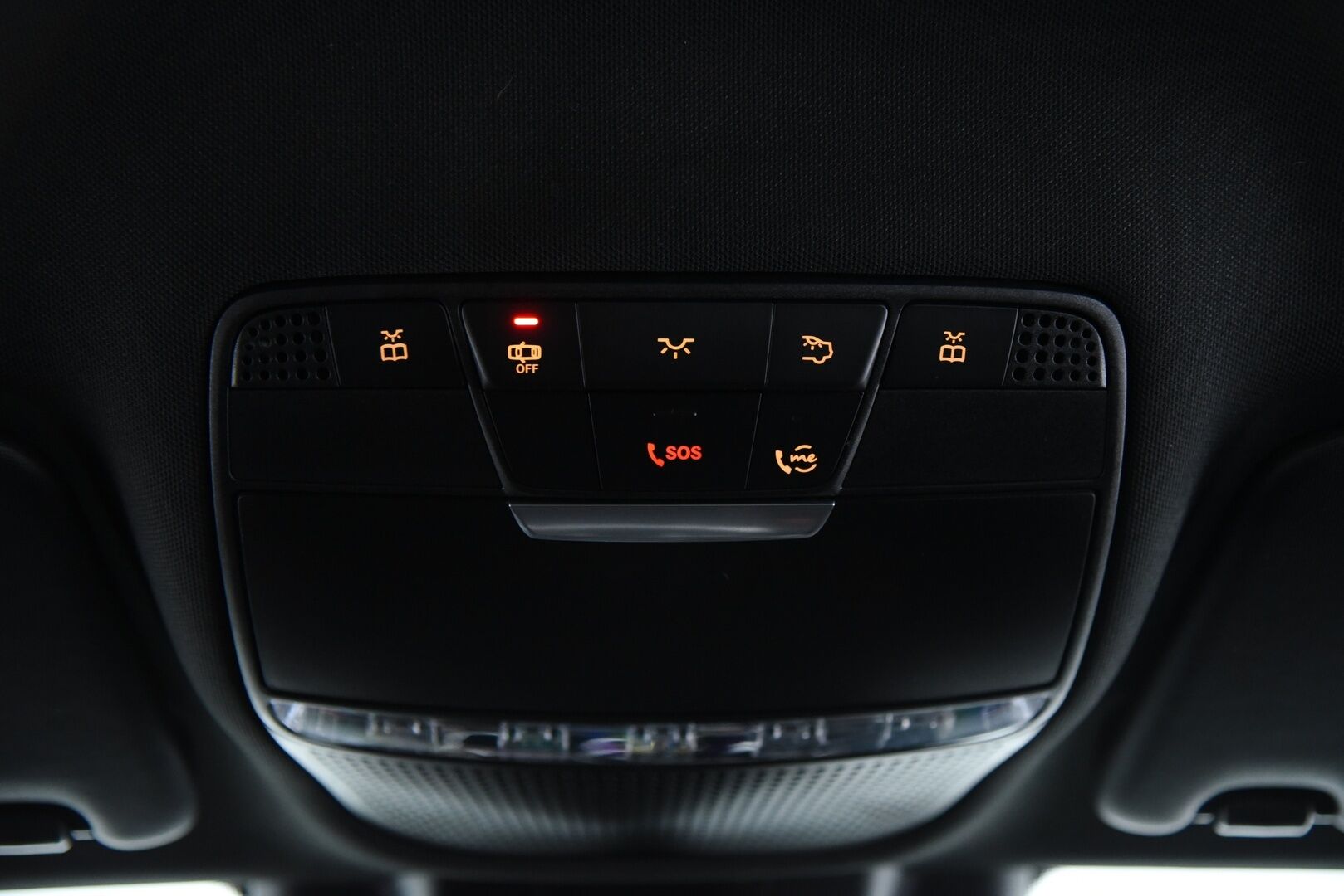 MERCEDES-BENZ C 2021 300de T AMG * Facelift / NAVI / LED-ajovalot / Apple&Android / Sport-penkit / Vakkari * - AMG Sisä- ja ulkopaketilla