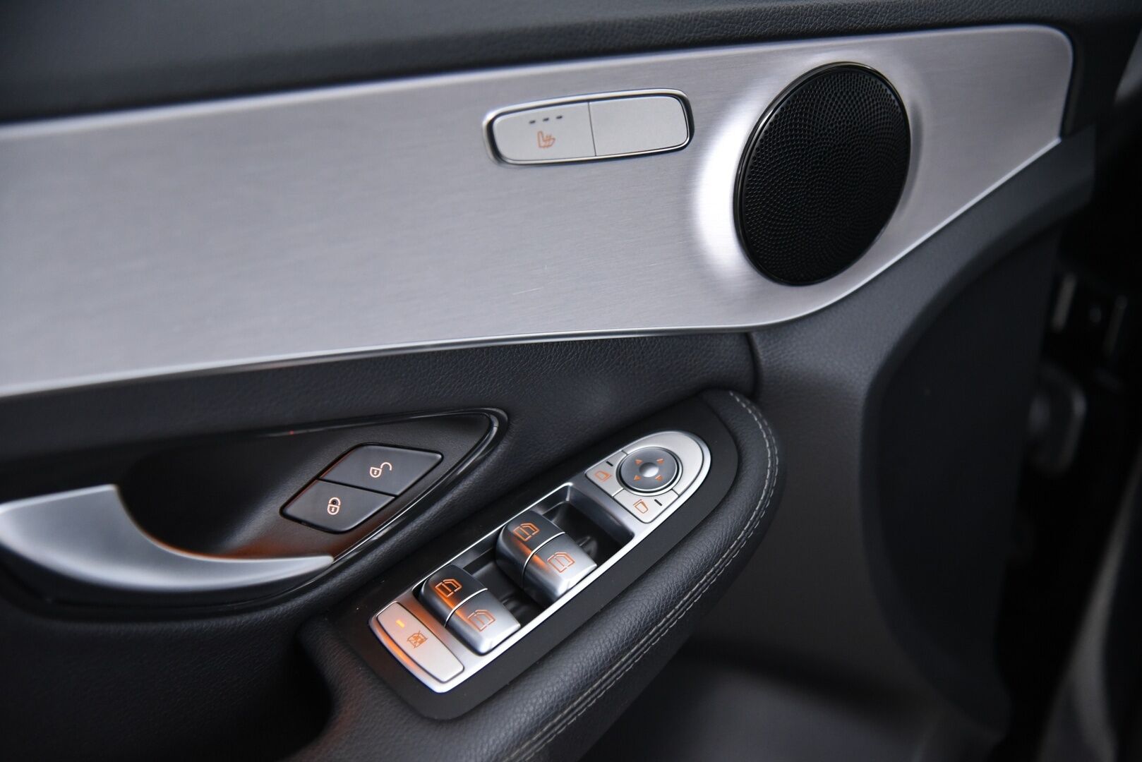 MERCEDES-BENZ C 2021 300de T AMG * Facelift / NAVI / LED-ajovalot / Apple&Android / Sport-penkit / Vakkari * - AMG Sisä- ja ulkopaketilla - HULLUT AVAJAISHULINAT KORKOTARJOUS 3,29 %