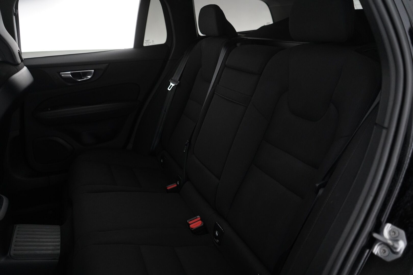 Volvo V60 2020 T6 Twin Engine AWD Momentum Edition *ACC / Webasto / VOC / Kaistavahti / LED-ajovalot / Ratinlämmitin* - Juuri katsastettu / Juuri huollettu / Jakohihna juuri vaihdettu / Kahdet renkaat Volvon alumiinivantein