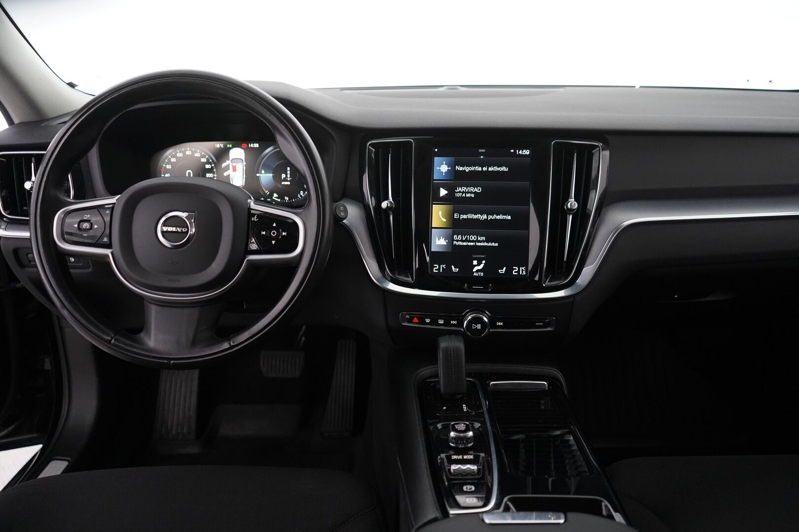 Volvo V60 2020 T6 Twin Engine AWD Momentum Edition *ACC / Webasto / VOC / Kaistavahti / LED-ajovalot / Ratinlämmitin* - Juuri katsastettu / Juuri huollettu / Jakohihna juuri vaihdettu / Kahdet renkaat Volvon alumiinivantein