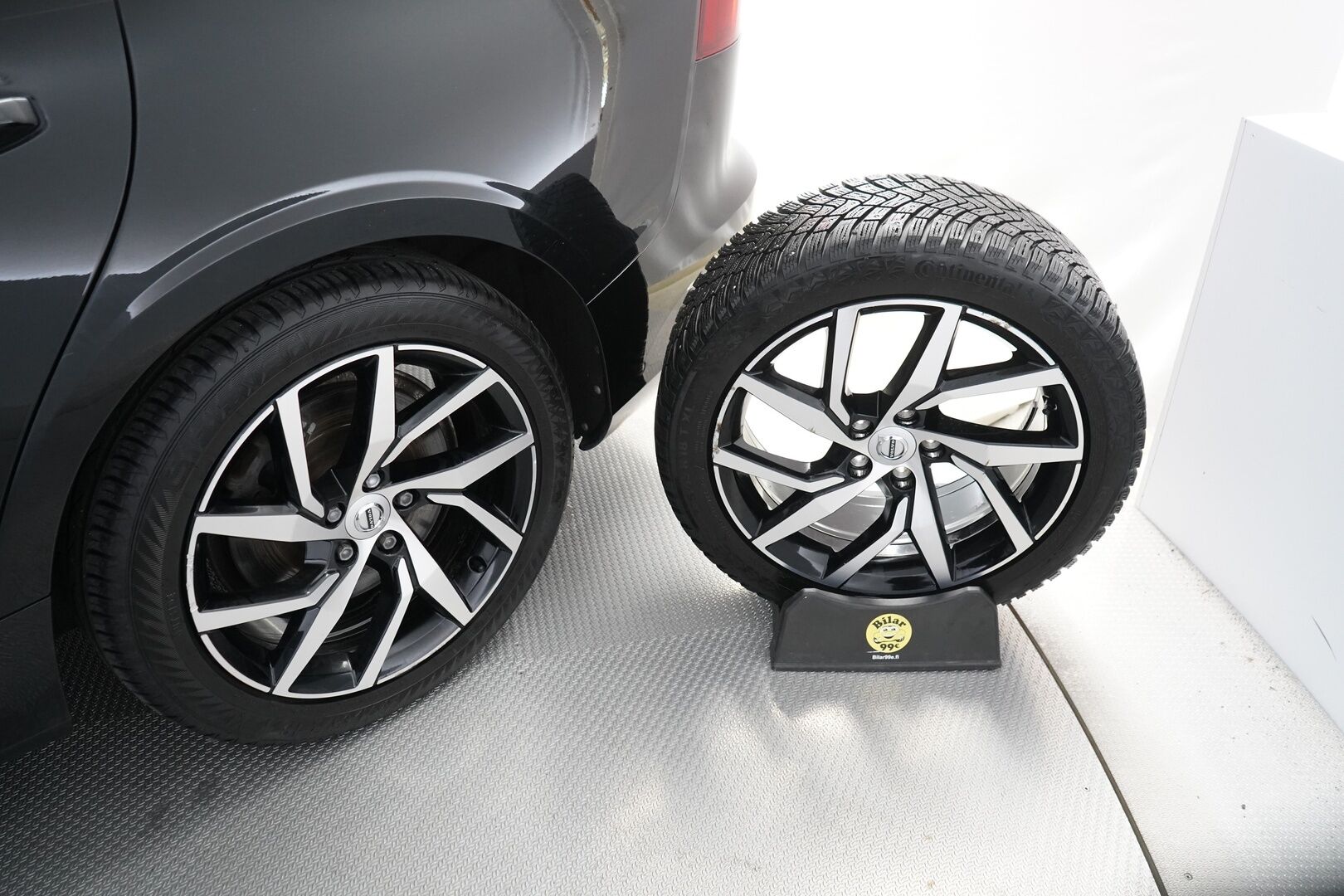 Volvo V60 2020 T6 Twin Engine AWD Momentum Edition *ACC / Webasto / VOC / Kaistavahti / LED-ajovalot / Ratinlämmitin* - Juuri katsastettu / Juuri huollettu / Jakohihna juuri vaihdettu / Kahdet renkaat Volvon alumiinivantein