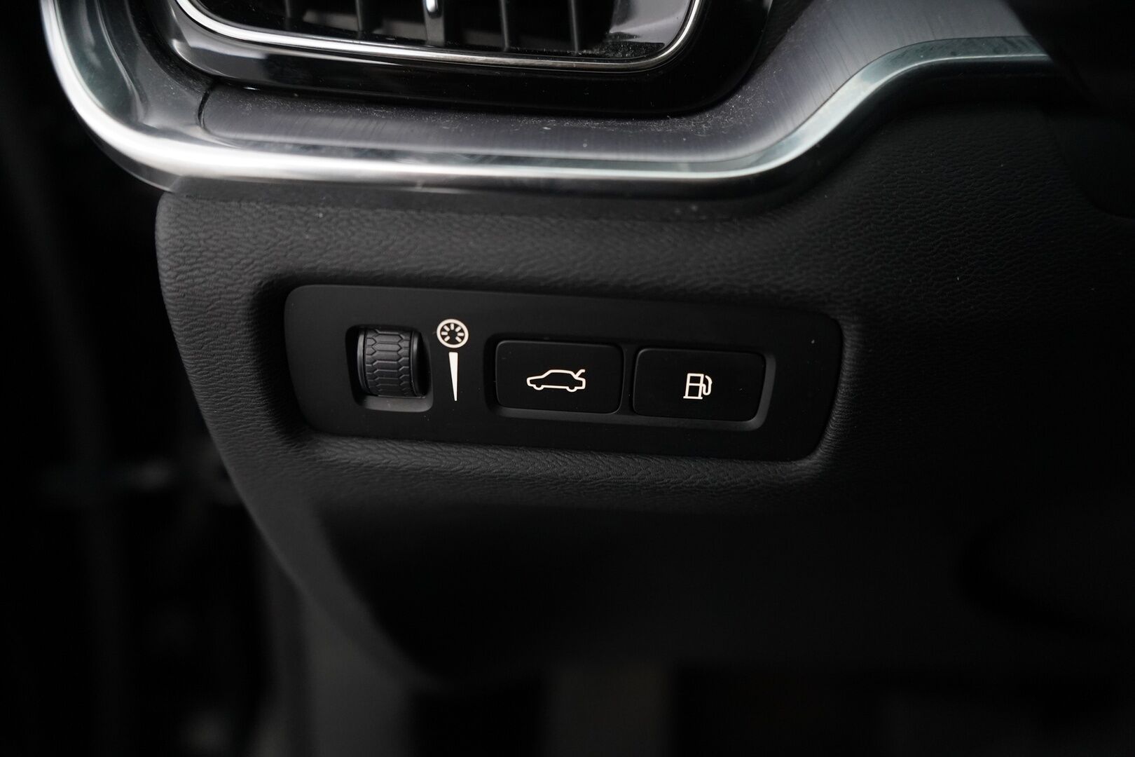 Volvo V60 2020 T6 Twin Engine AWD Momentum Edition *ACC / Webasto / VOC / Kaistavahti / LED-ajovalot / Ratinlämmitin* - Juuri katsastettu / Juuri huollettu / Jakohihna juuri vaihdettu / Kahdet renkaat Volvon alumiinivantein