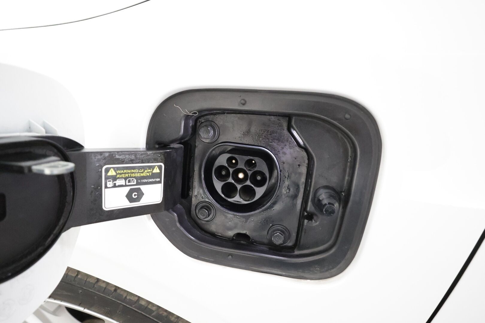 KIA CEED 2022 1,6 GDI Plug-In Hybrid Business Premium SW DCT * ACC / Kamera / Ilmastoidut nahat / Koukku / Lasikattoluukku / LED * - Kahdet renkaat aluvanteilla / Merkkihuollettu / Kattavasti varusteltu! - HULLUT AVAJAISHULINAT KORKOTARJOUS 3,29 %