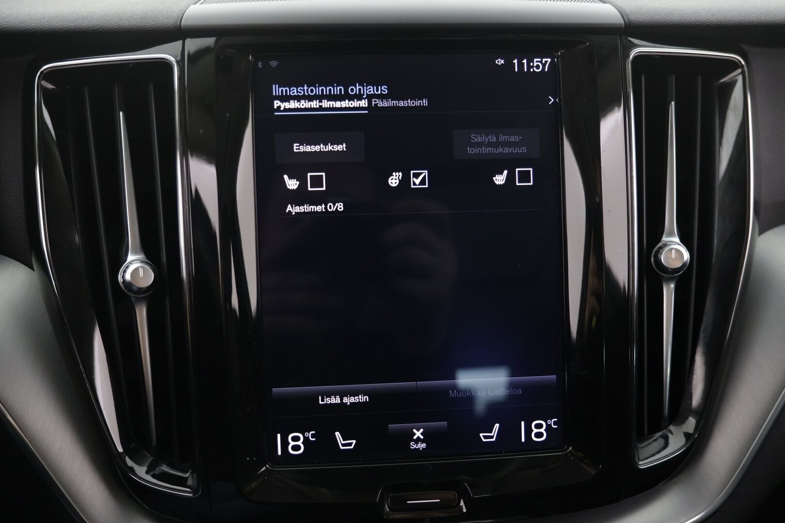 Volvo XC60 2020 T8 Recharge AWD Momentum Advanced Edition Aut. / Adapt.Vakkari / Panorama / Webasto / Vetokoukku / KeylessGo / Sähköluukku - Kattavasti varusteltu / Hyvin pidetty / Erinomainen huoltohistoria! - HULLUT AVAJAISHULINAT KORKOTARJOUS 3,29 %