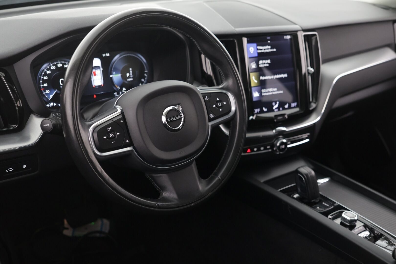 Volvo XC60 2020 T8 Recharge AWD Momentum Advanced Edition Aut. / Adapt.Vakkari / Panorama / Webasto / Vetokoukku / KeylessGo / Sähköluukku - Kattavasti varusteltu / Hyvin pidetty / Erinomainen huoltohistoria! - HULLUT AVAJAISHULINAT KORKOTARJOUS 3,29 %