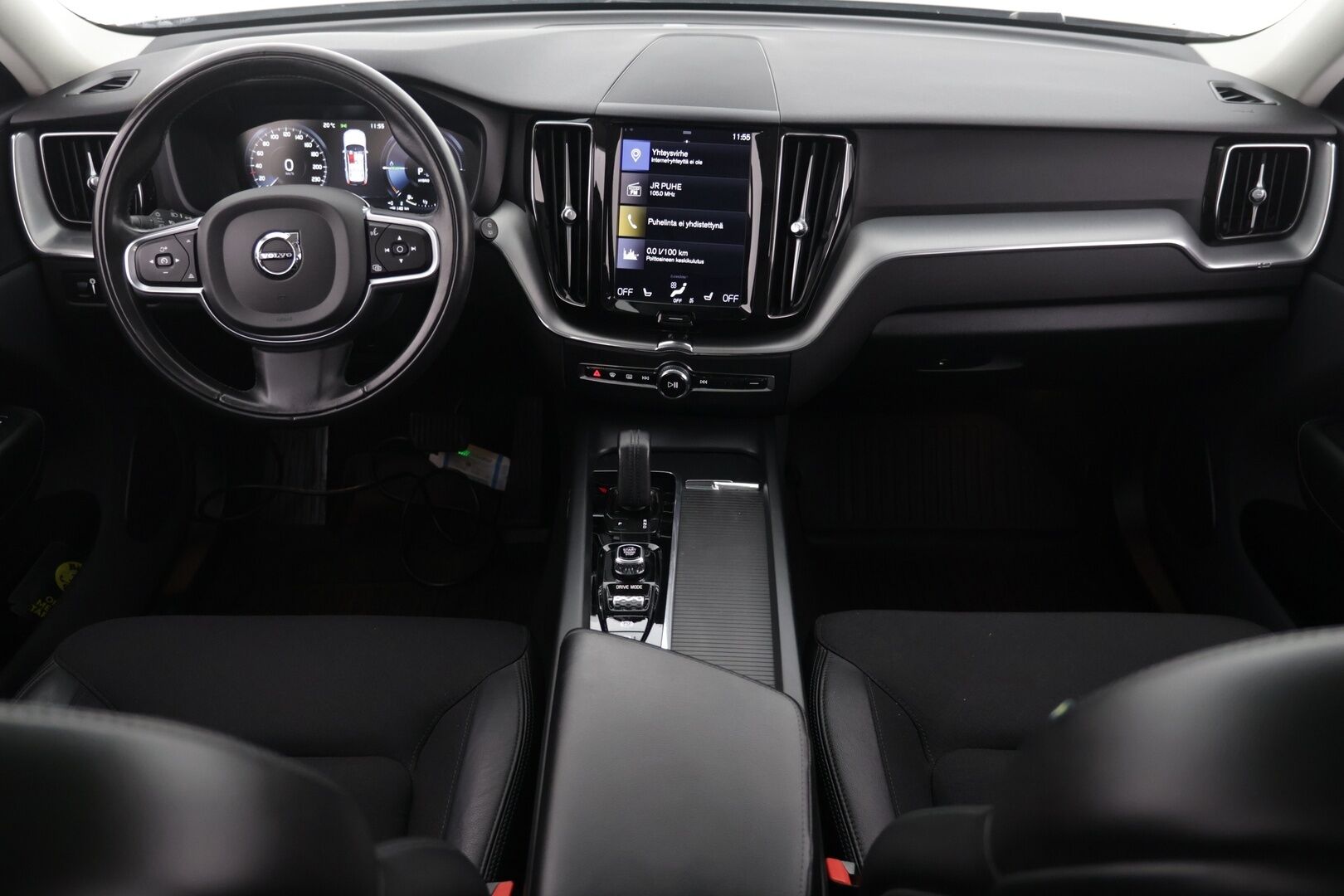 Volvo XC60 2020 T8 Recharge AWD Momentum Advanced Edition Aut. / Adapt.Vakkari / Panorama / Webasto / Vetokoukku / KeylessGo / Sähköluukku - Kattavasti varusteltu / Hyvin pidetty / Erinomainen huoltohistoria!