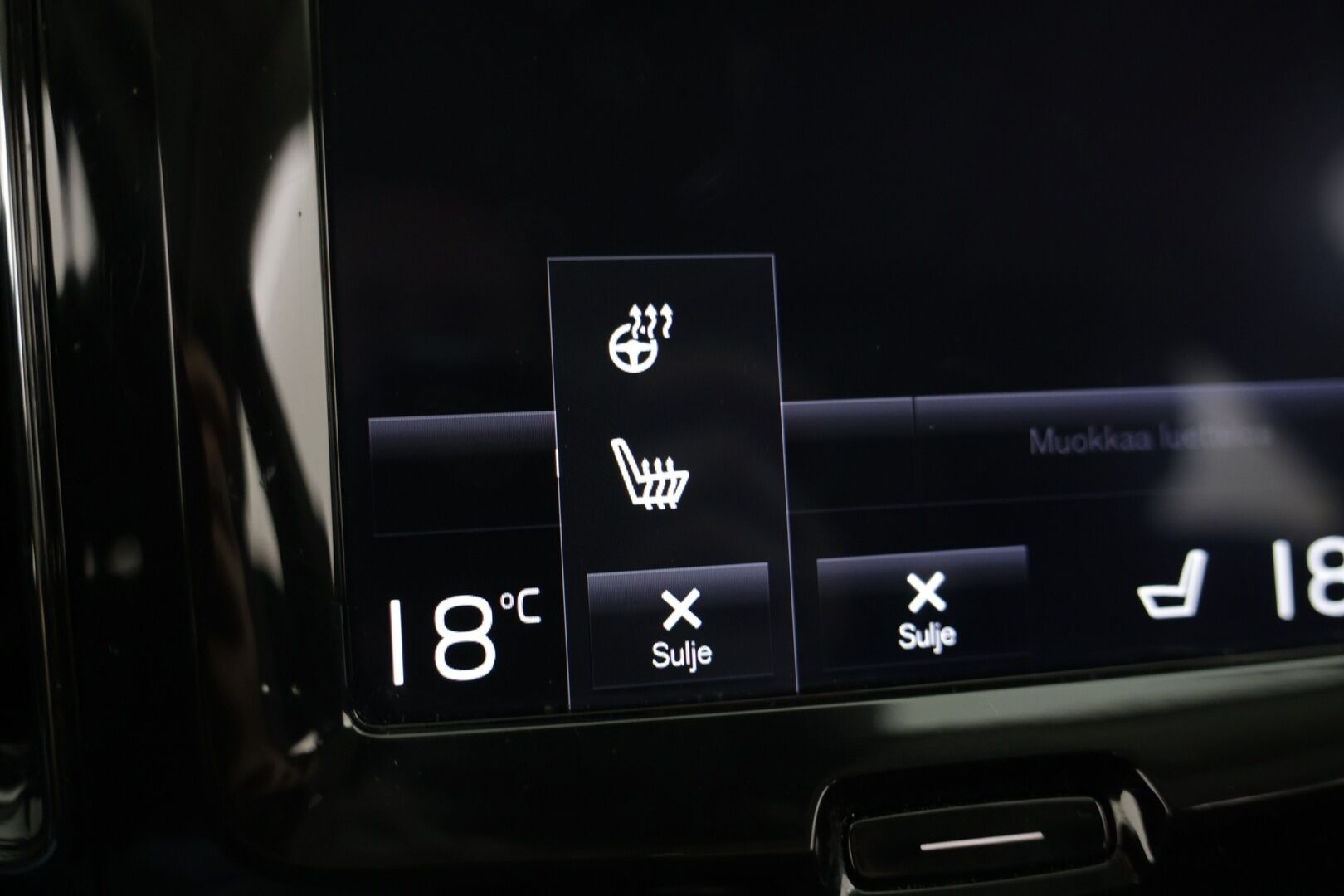 Volvo XC60 2020 T8 Recharge AWD Momentum Advanced Edition Aut. / Adapt.Vakkari / Panorama / Webasto / Vetokoukku / KeylessGo / Sähköluukku - Kattavasti varusteltu / Hyvin pidetty / Erinomainen huoltohistoria!