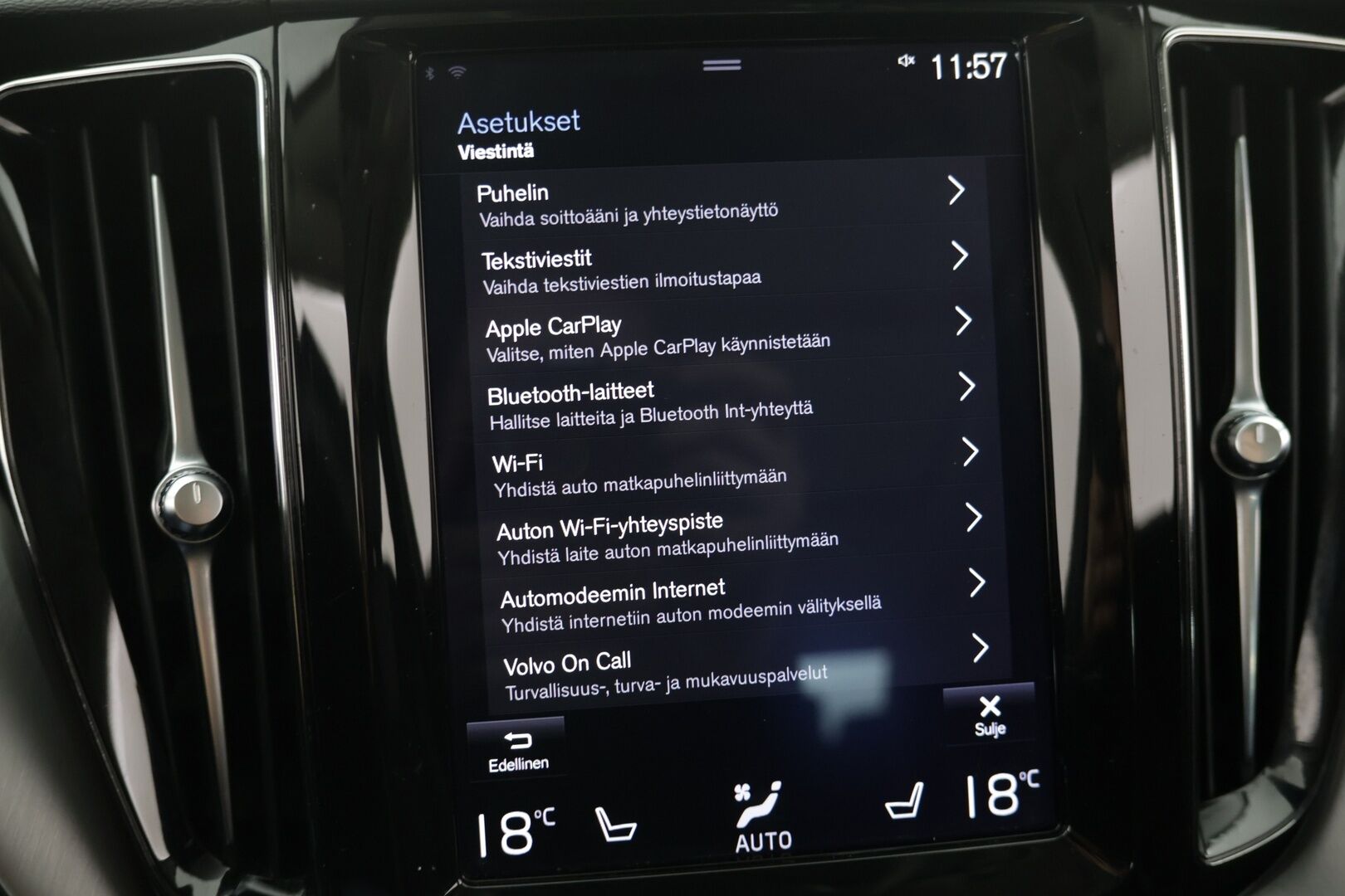 Volvo XC60 2020 T8 Recharge AWD Momentum Advanced Edition Aut. / Adapt.Vakkari / Panorama / Webasto / Vetokoukku / KeylessGo / Sähköluukku - Kattavasti varusteltu / Hyvin pidetty / Erinomainen huoltohistoria! - HULLUT AVAJAISHULINAT KORKOTARJOUS 3,29 %