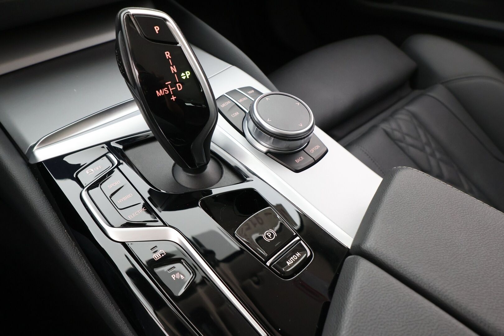 BMW 530 2021 G31 LCI Touring xDrive A Charged Edition * Adapt.Vakkari / Nahkasisusta / Sport istuimet / HiFi / Prof.Navi *