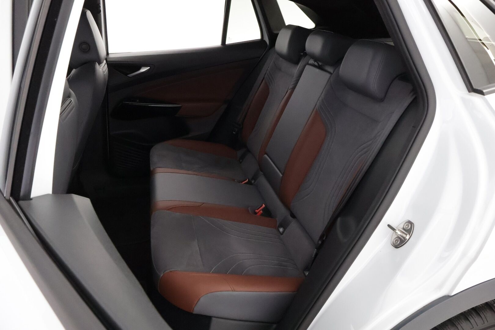 Volkswagen ID.4 2021 Pro Performance 1ST 150 KW  * Adapt.Vakkari Peruutuskamera / Nahka-Alcantara / LED / Navi / Lisälämmitin / Siisti yksilö! - Akku Kuntotarkastettu / 2x Renkaat / Juuri Saapunut!