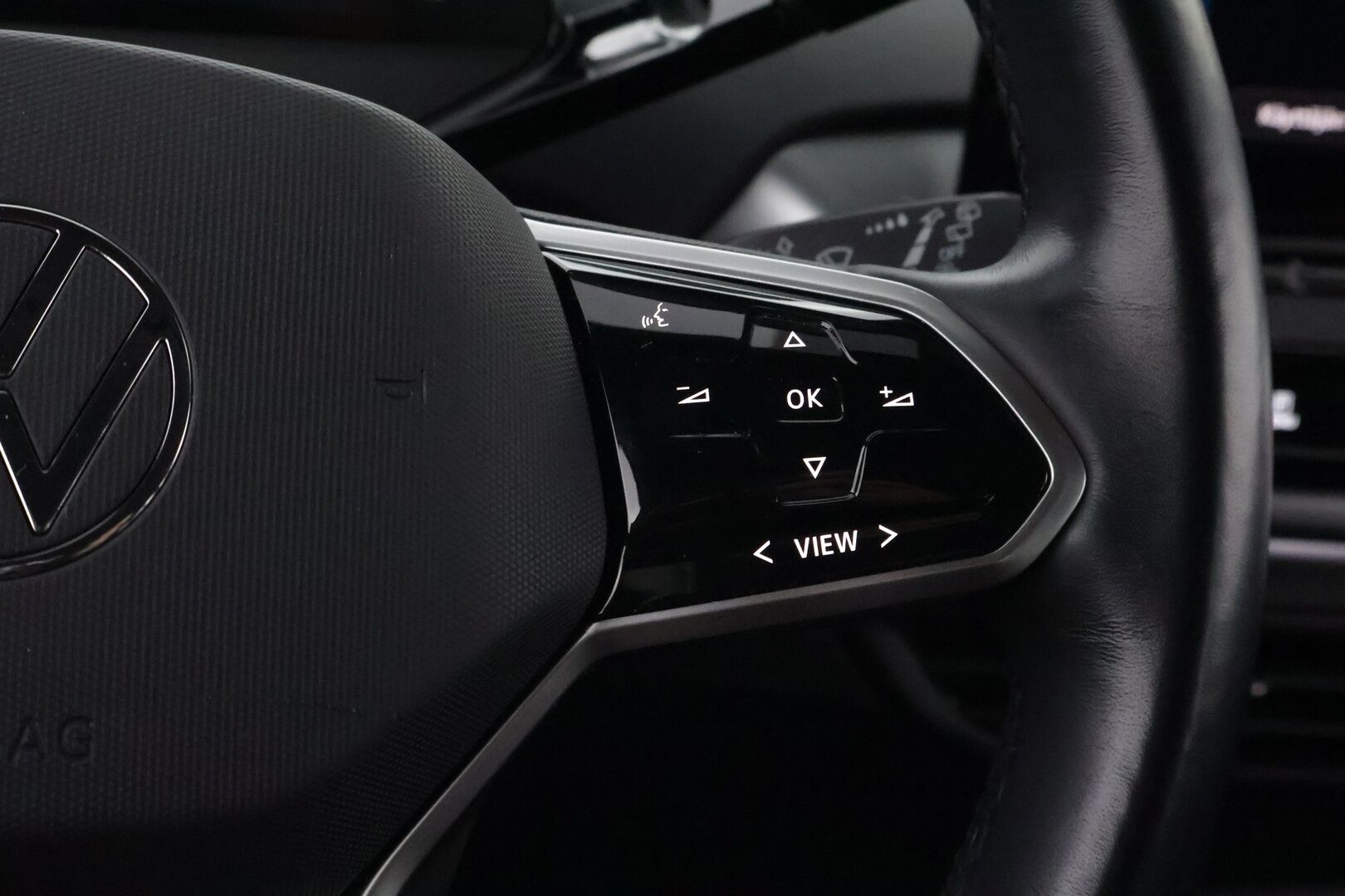 Volkswagen ID.4 2021 Pro Performance 1ST 150 KW  * Adapt.Vakkari Peruutuskamera / Nahka-Alcantara / LED / Navi / Lisälämmitin / Siisti yksilö! - Akku Kuntotarkastettu / 2x Renkaat / Juuri Saapunut!