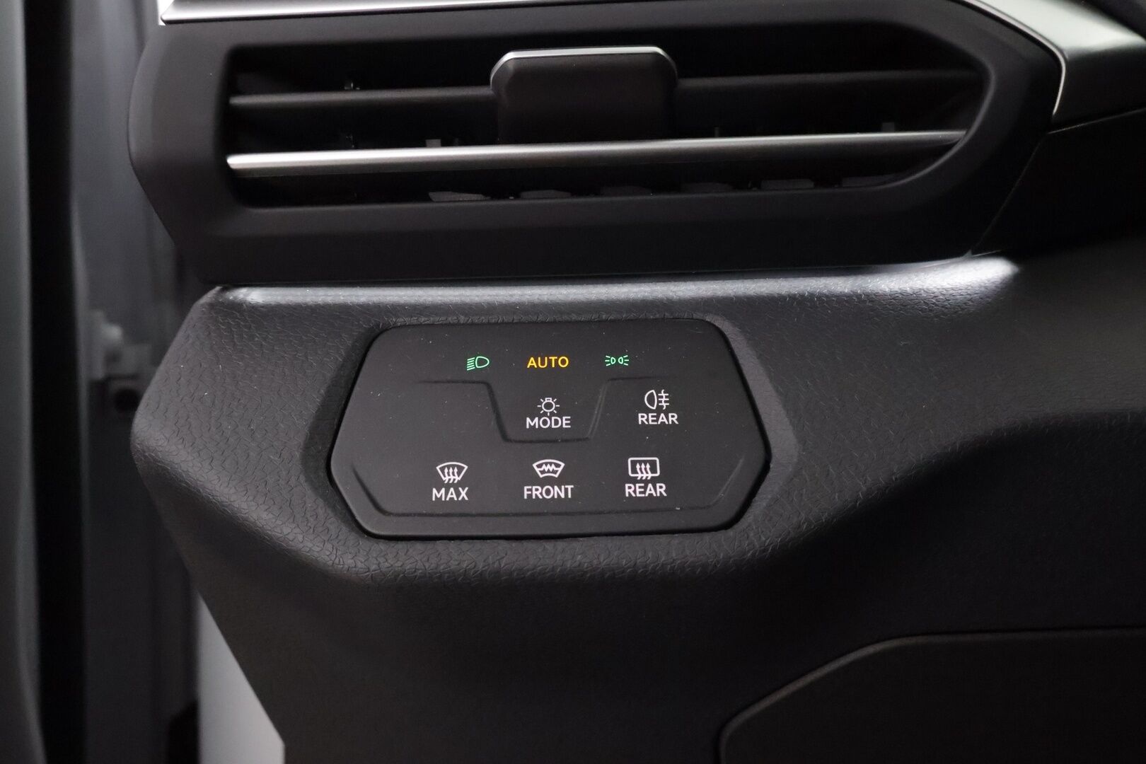 Volkswagen ID.4 2021 Pro Performance 1ST 150 KW  * Adapt.Vakkari Peruutuskamera / Nahka-Alcantara / LED / Navi / Lisälämmitin / Siisti yksilö! - Akku Kuntotarkastettu / 2x Renkaat / Juuri Saapunut!