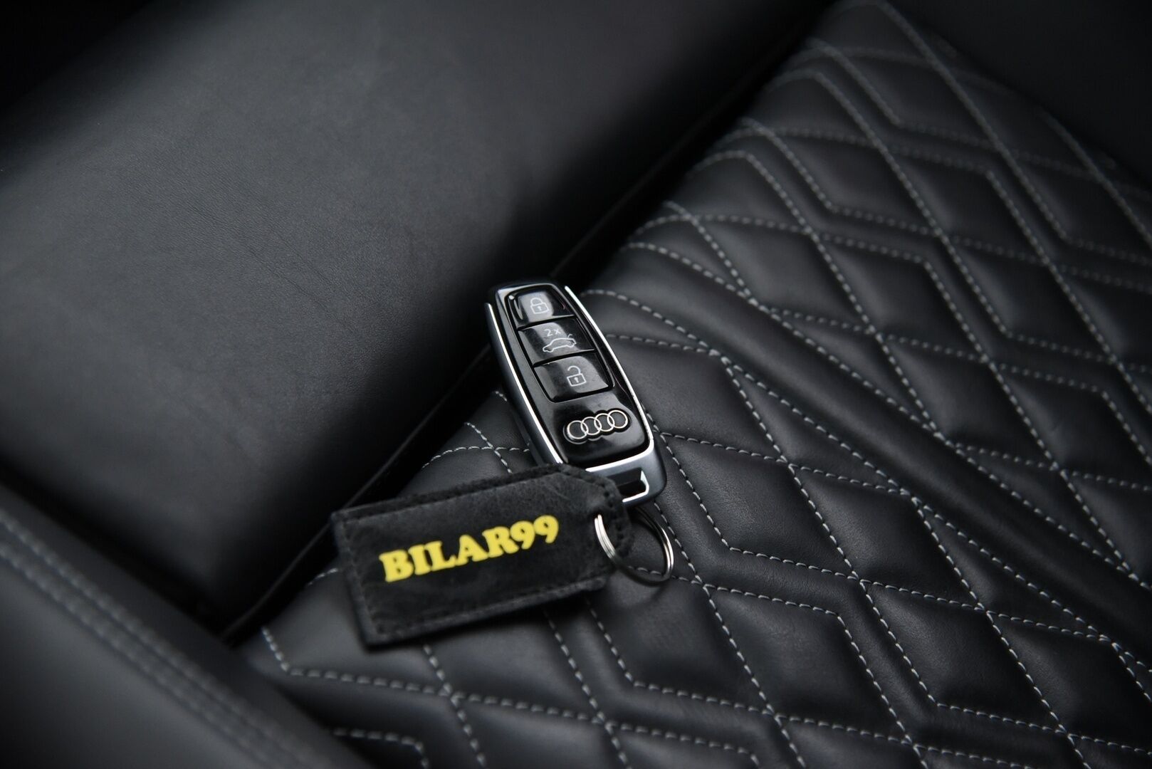 Audi A7 2020 Business Sport 55 TFSI e quattro S tronic S-Line * Koukku / HD Matrix Laser / B&O / HUD / Adapt.vak / Timanttinahat * - Muistipenkki / Imuovet / P-kamera / Panorama / Hienot varusteet - HULLU BLACKWEEK KORKOTARJOUS 2,49%