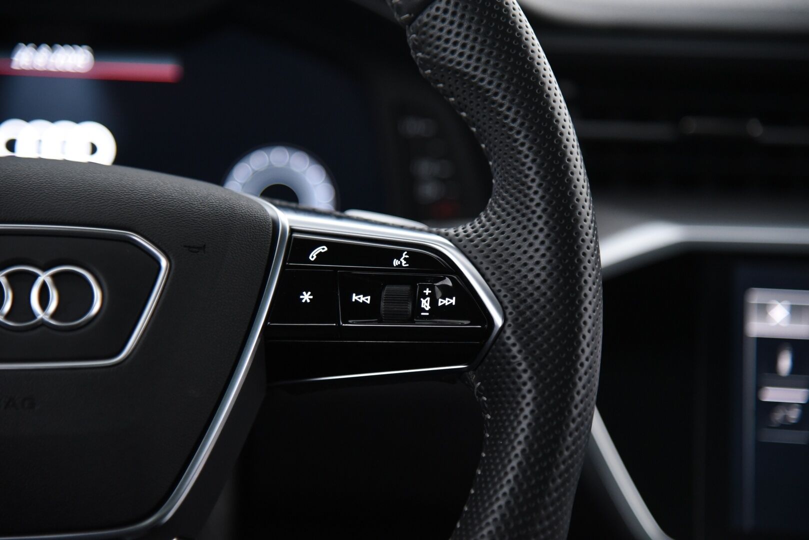 Audi A7 2020 Business Sport 55 TFSI e quattro S tronic S-Line / HD Matrix Laser / B&O / HUD / Adapt.vak / Timanttinahat - Muistipenkki / Imuovet / P-kamera / Panorama / Koukku