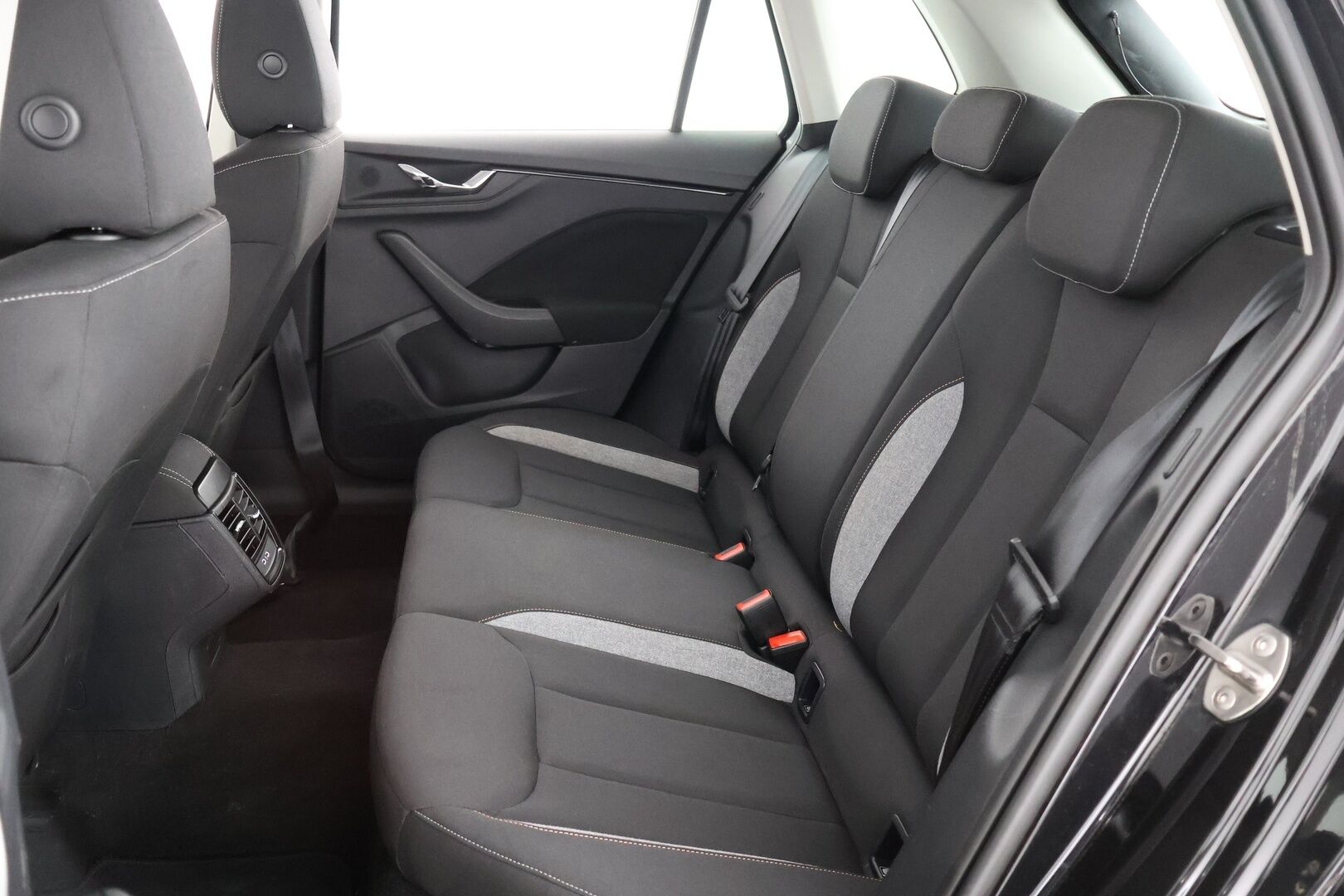 Skoda Kamiq 2024 1.0 TSI 116 Selection DSG Autom. - 1.Omist - Suomi-Auto | Vakkari | P-kamera | LED | Keyless | Lämpöratti | Merkkihuollettu
