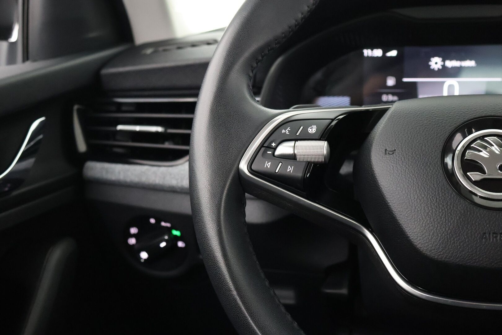 Skoda Kamiq 2024 1.0 TSI 116 Selection DSG Autom. - 1.Omist - Suomi-Auto | Vakkari | P-kamera | LED | Keyless | Lämpöratti | Merkkihuollettu