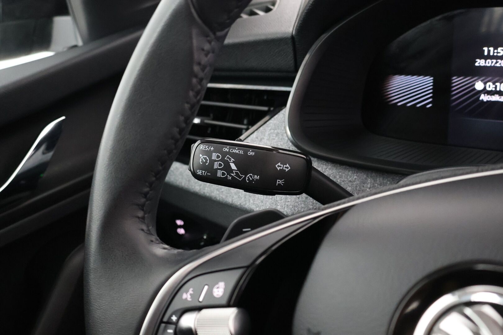 Skoda Kamiq 2024 1.0 TSI 116 Selection DSG Autom. - 1.Omist - Suomi-Auto | Vakkari | P-kamera | LED | Keyless | Lämpöratti | Merkkihuollettu