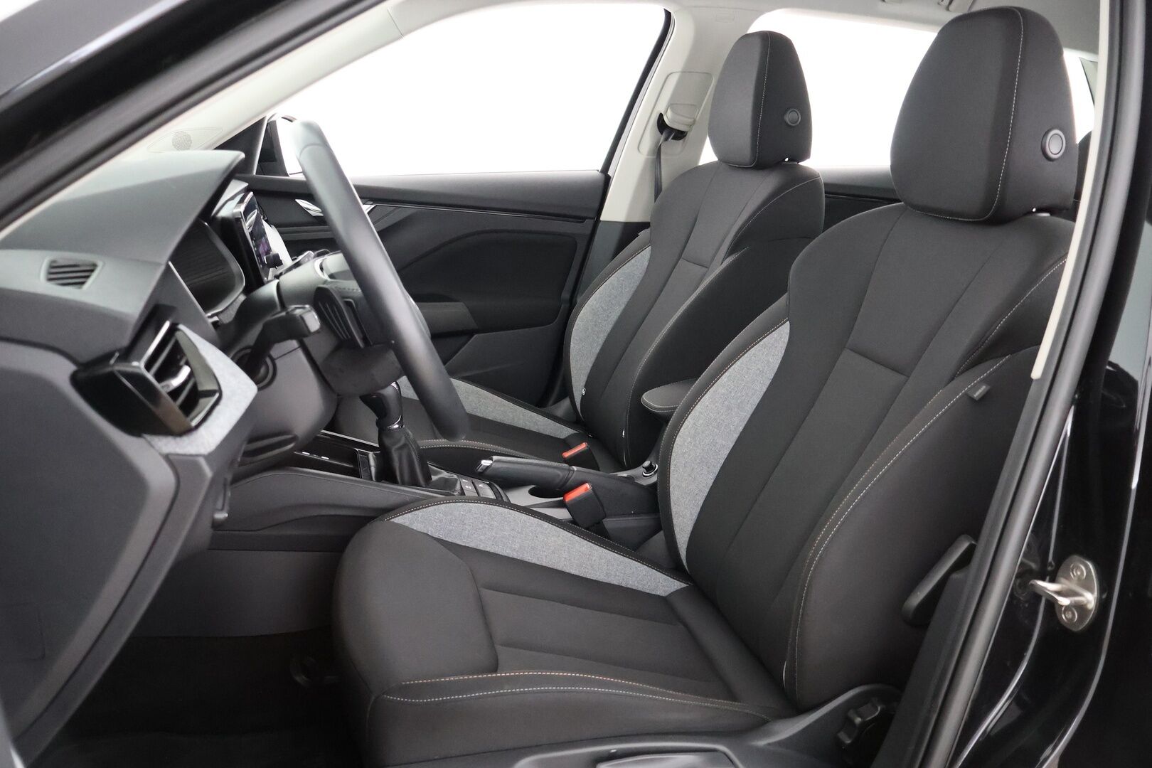 Skoda Kamiq 2024 1.0 TSI 116 Selection DSG Autom. - 1.Omist - Suomi-Auto | Vakkari | P-kamera | LED | Keyless | Lämpöratti | Merkkihuollettu