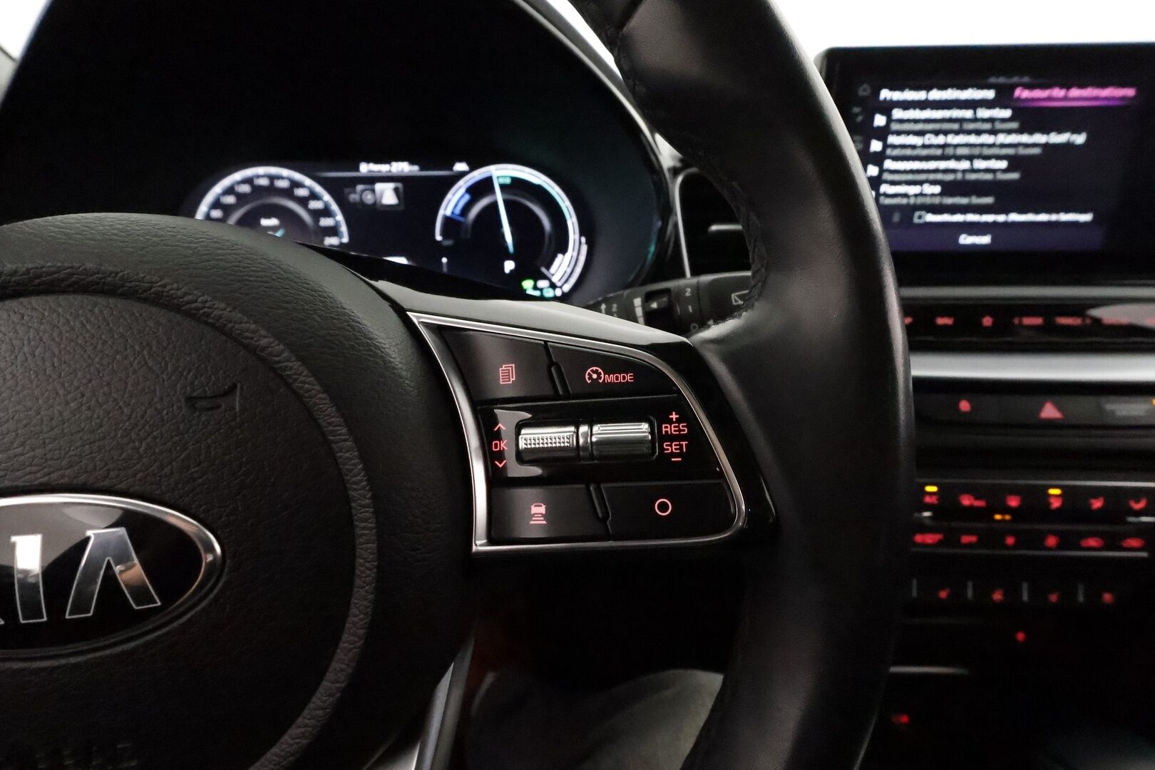 Kia XCeed 2020 1,6 GDI Plug-In Hybrid Business Premium DCT **Adapt.vakkari / Panorama / Muistipenkki / P.kamera / LED** - Merkkihuollettu / Kahdet renkaat aluvanteilla / Sähköluukku / Ilmastoidut etuistuimet / Penkinlämmittimet takana / Ratinlämmitin / Navi