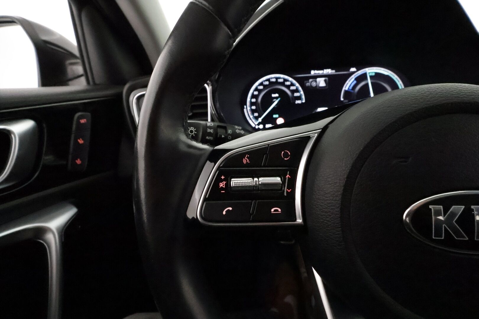 Kia XCeed 2020 1,6 GDI Plug-In Hybrid Business Premium DCT **Adapt.vakkari / Panorama / Muistipenkki / P.kamera / LED** - Merkkihuollettu / Kahdet renkaat aluvanteilla / Sähköluukku / Ilmastoidut etuistuimet / Penkinlämmittimet takana / Ratinlämmitin / Navi