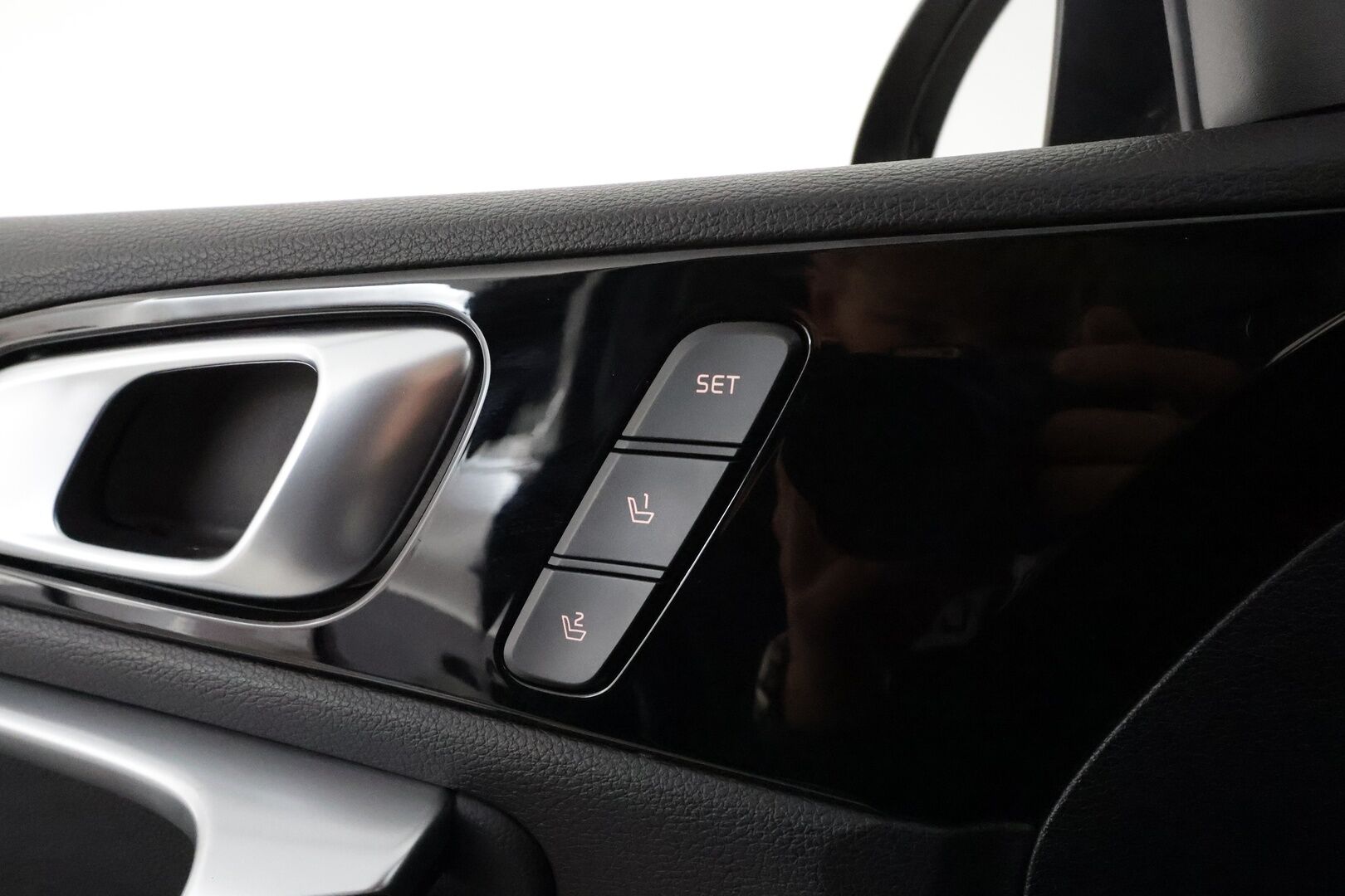 Kia XCeed 2020 1,6 GDI Plug-In Hybrid Business Premium DCT **Adapt.vakkari / Panorama / Muistipenkki / P.kamera / LED** - Merkkihuollettu / Kahdet renkaat aluvanteilla / Sähköluukku / Ilmastoidut etuistuimet / Penkinlämmittimet takana / Ratinlämmitin / Navi