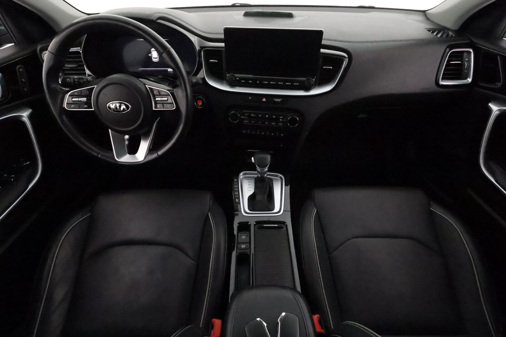 Kia XCeed 2020 1,6 GDI Plug-In Hybrid Business Premium DCT **Adapt.vakkari / Panorama / Muistipenkki / P.kamera / LED** - Merkkihuollettu / Kahdet renkaat aluvanteilla / Sähköluukku / Ilmastoidut etuistuimet / Penkinlämmittimet takana / Ratinlämmitin / Navi