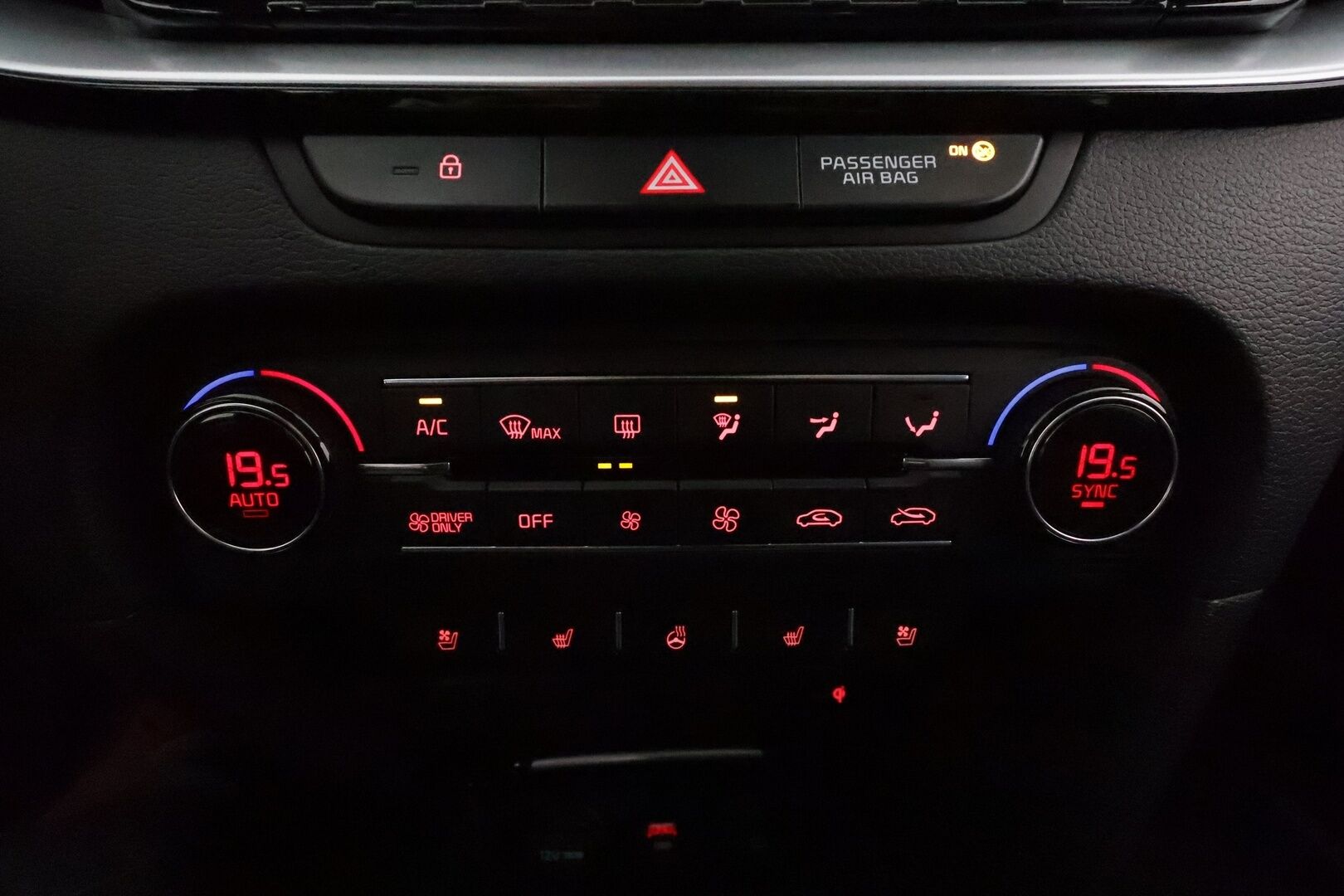 Kia XCeed 2020 1,6 GDI Plug-In Hybrid Business Premium DCT **Adapt.vakkari / Panorama / Muistipenkki / P.kamera / LED** - Merkkihuollettu / Kahdet renkaat aluvanteilla / Sähköluukku / Ilmastoidut etuistuimet / Penkinlämmittimet takana / Ratinlämmitin / Navi