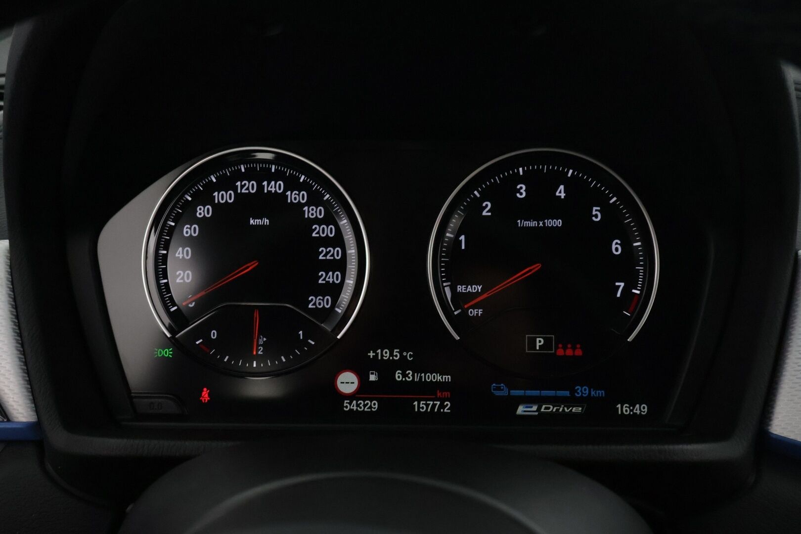 BMW X2 2021 xDrive 25e M Sport - *Shadowline / Comfort Access / Sähk.Esilämmitin / Sporttipenkit / Peruutuskamera / Navigointi / Sähköluukku*