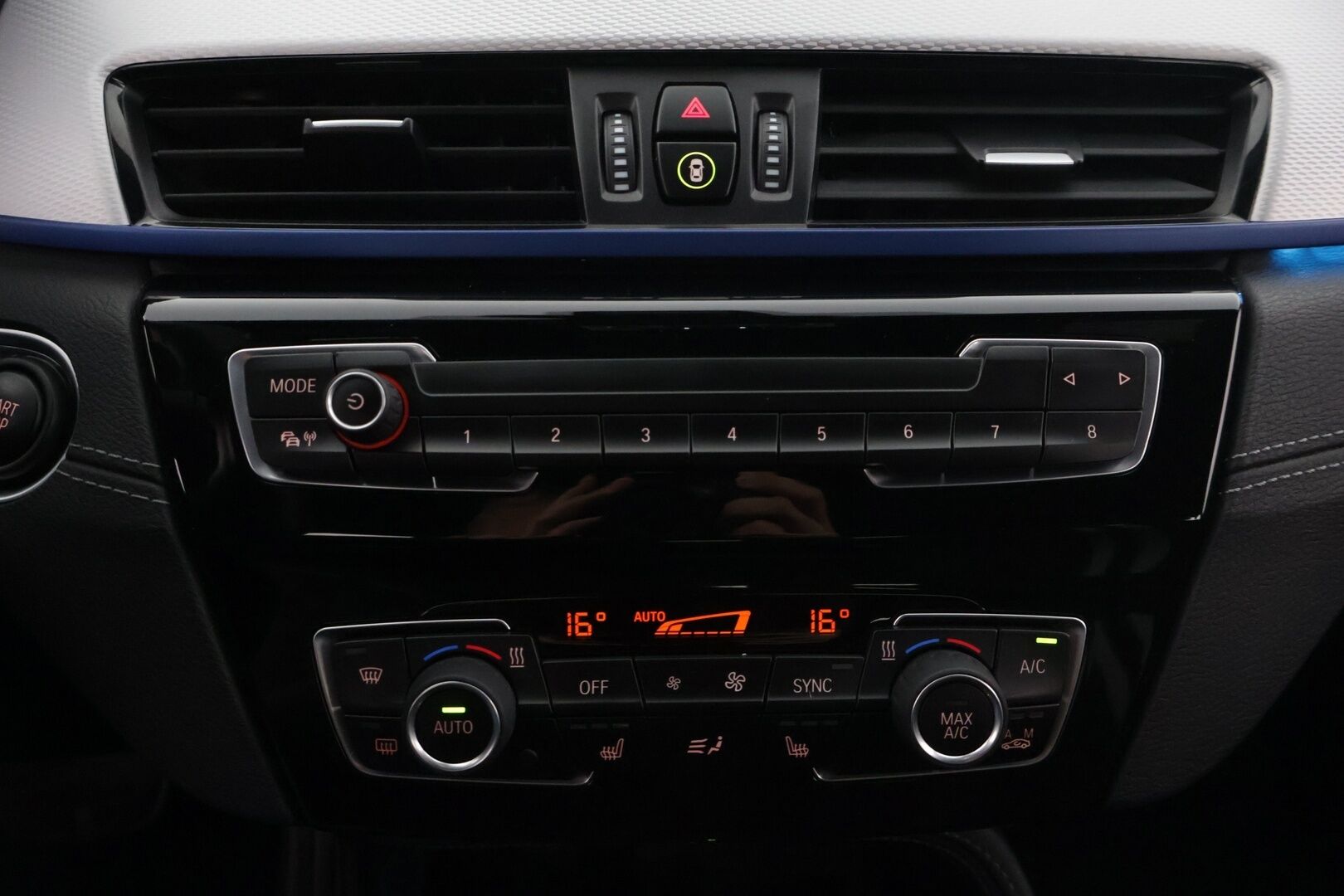 BMW X2 2021 xDrive 25e M Sport - *Shadowline / Comfort Access / Sähk.Esilämmitin / Sporttipenkit / Peruutuskamera / Navigointi / Sähköluukku*