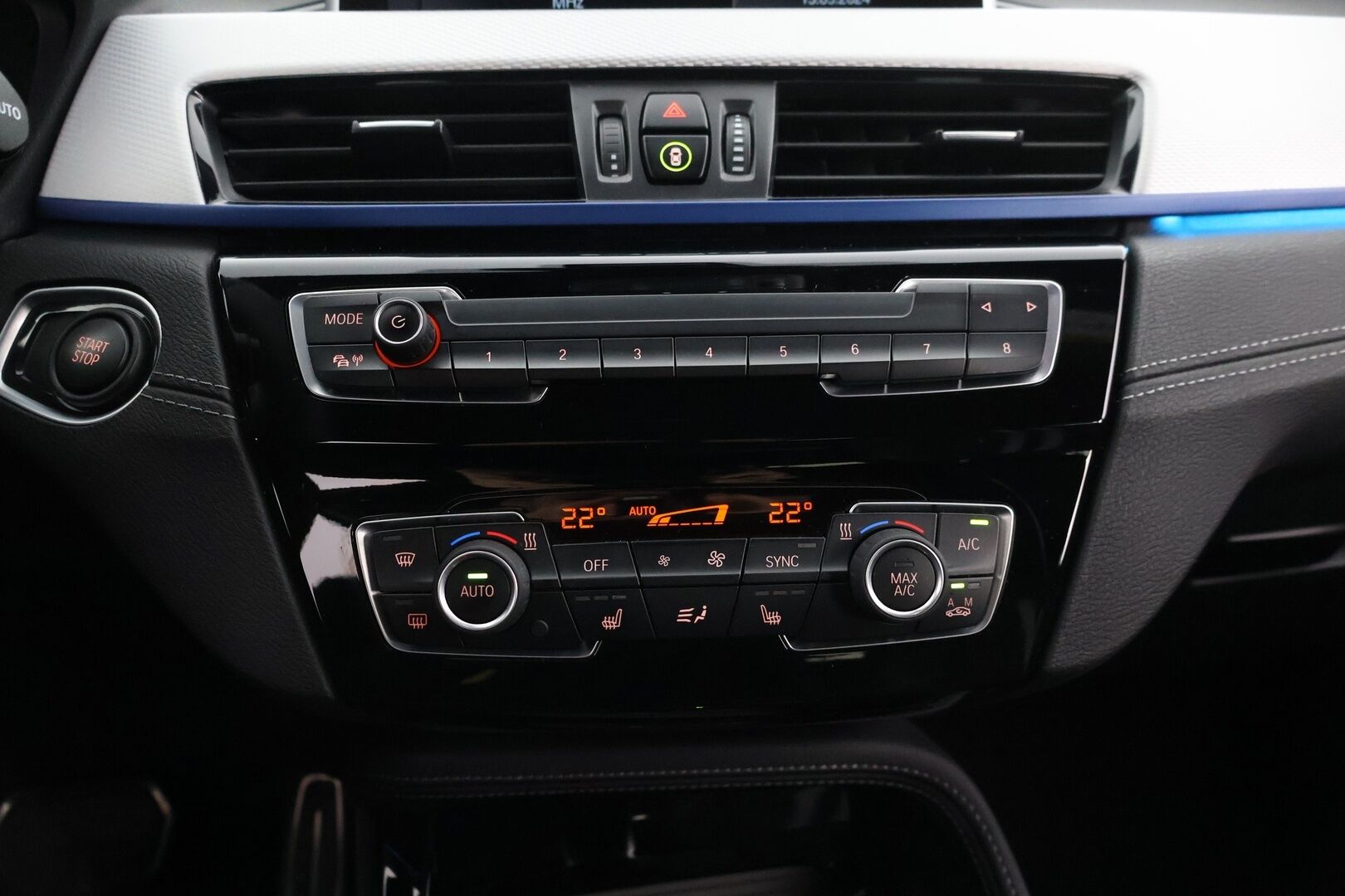 BMW X2 2021 xDrive 25e M Sport - *Shadowline / Comfort Access / Sähk.Esilämmitin / Sporttipenkit / Peruutuskamera / Navigointi / Sähköluukku*