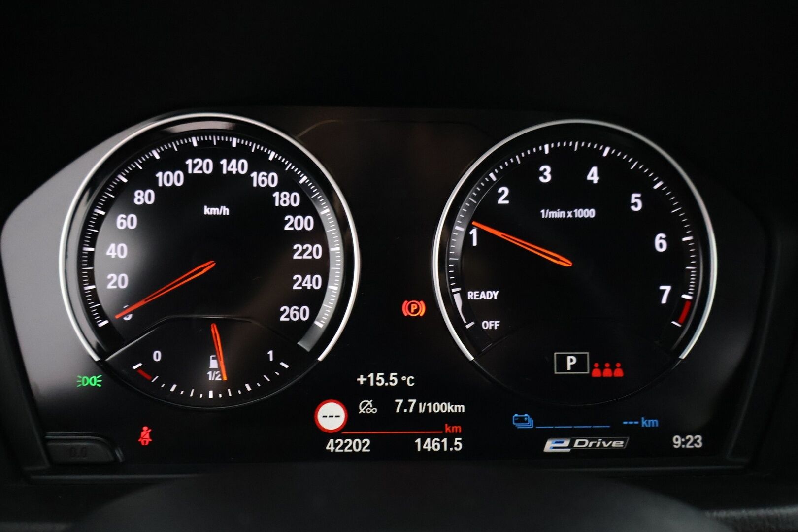BMW X2 2021 xDrive 25e M Sport - *Shadowline / Comfort Access / Sähk.Esilämmitin / Sporttipenkit / Peruutuskamera / Navigointi / Sähköluukku*