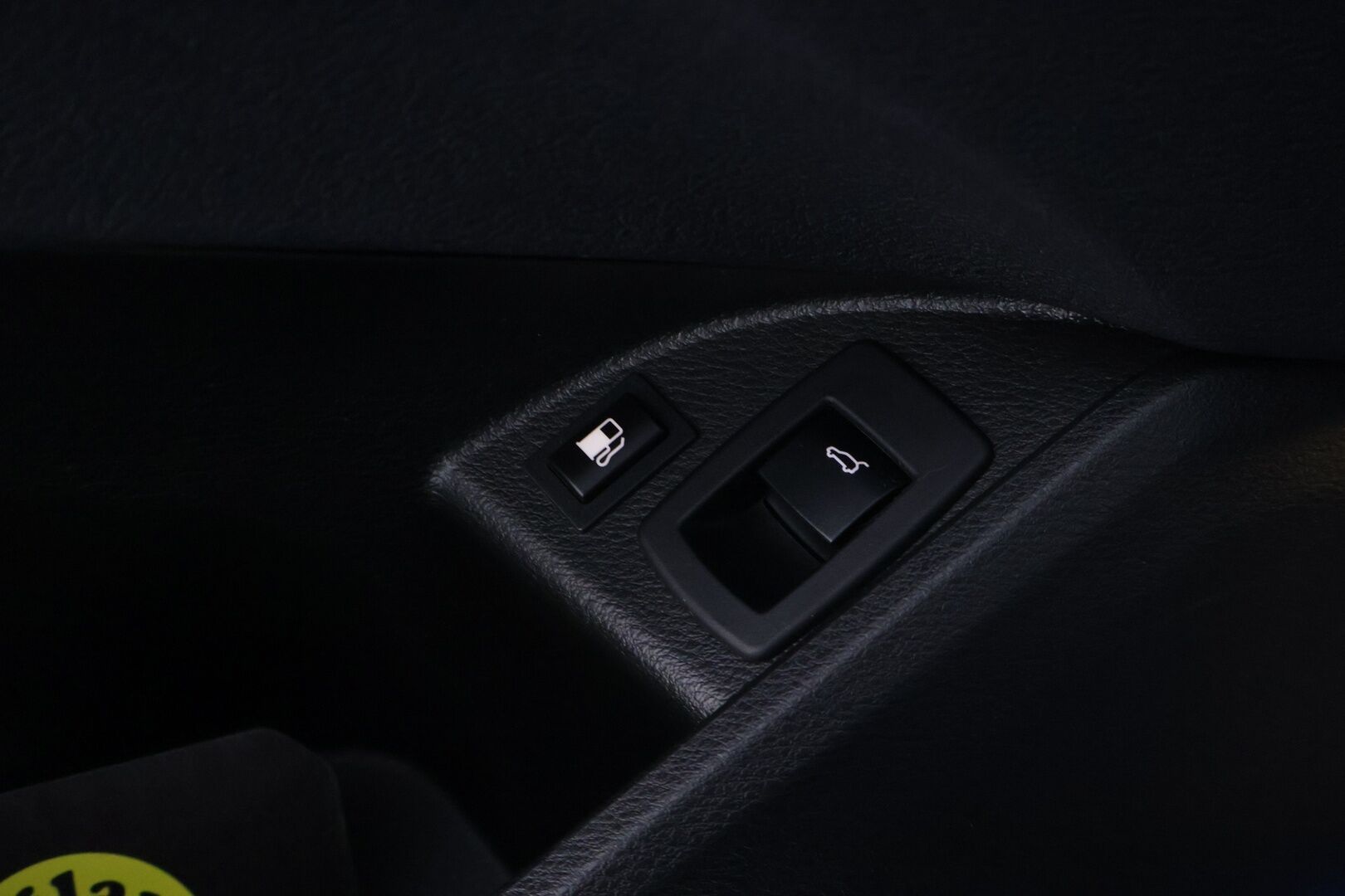BMW X2 2021 xDrive 25e M Sport - *Shadowline / Comfort Access / Sähk.Esilämmitin / Sporttipenkit / Peruutuskamera / Navigointi / Sähköluukku*