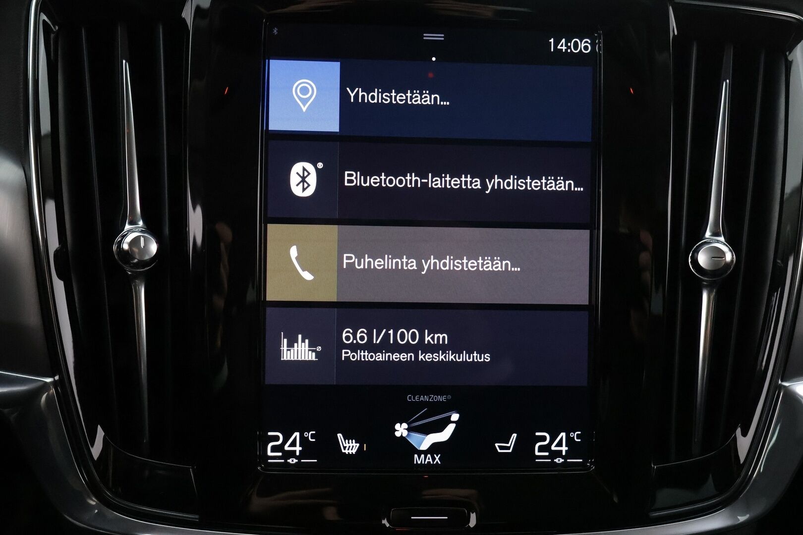 Volvo V90 2020 T8 TwE AWD Momentum aut *Webasto / Pilot Assist / Koukku / Tutkat / Navi / LED-valot / Puolinahkasisusta / KeylessGo* - Suomen edullisin T8! / Kahdet renkaat alumiinivantein / Merkkihistoria! / Jakohihna 92tkm / Jarruremontti 6/24