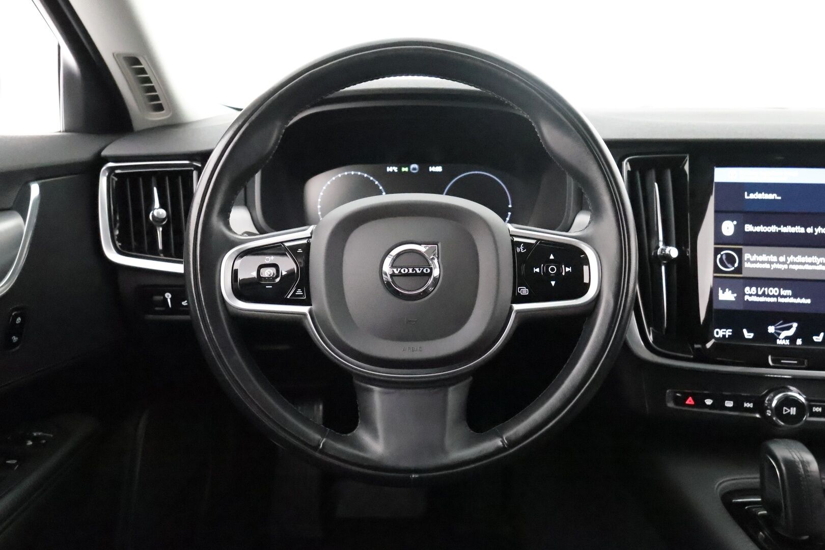 Volvo V90 2020 T8 TwE AWD Momentum aut *Webasto / Pilot Assist / Koukku / Tutkat / Navi / LED-valot / Puolinahkasisusta / KeylessGo* - Suomen edullisin T8! / Kahdet renkaat alumiinivantein / Merkkihistoria! / Jakohihna 92tkm / Jarruremontti 6/24