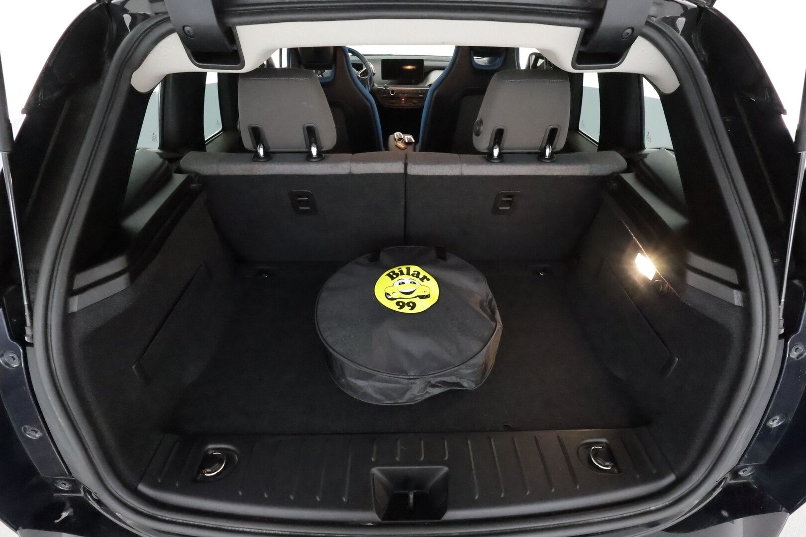 BMW I3S 2019 120Ah **H&K / Adapt. vakkari / ComfortAccess / Prof.Navi / Lämpöpumppu / P.kamera** - Akku kuntotarkistettu / Säännöllisesti huollettu / Kahdet renkaat vanteilla