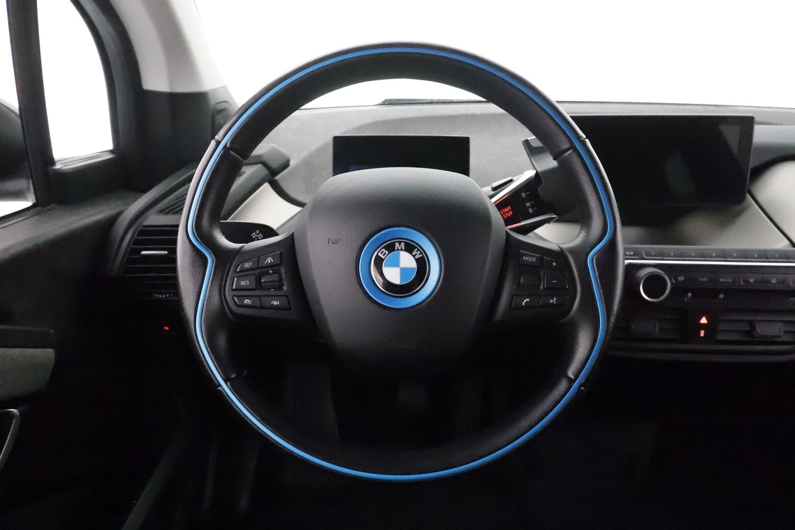 BMW I3S 2019 120Ah **H&K / Adapt. vakkari / ComfortAccess / Prof.Navi / Lämpöpumppu / P.kamera** - Akku kuntotarkistettu / Säännöllisesti huollettu / Kahdet renkaat vanteilla