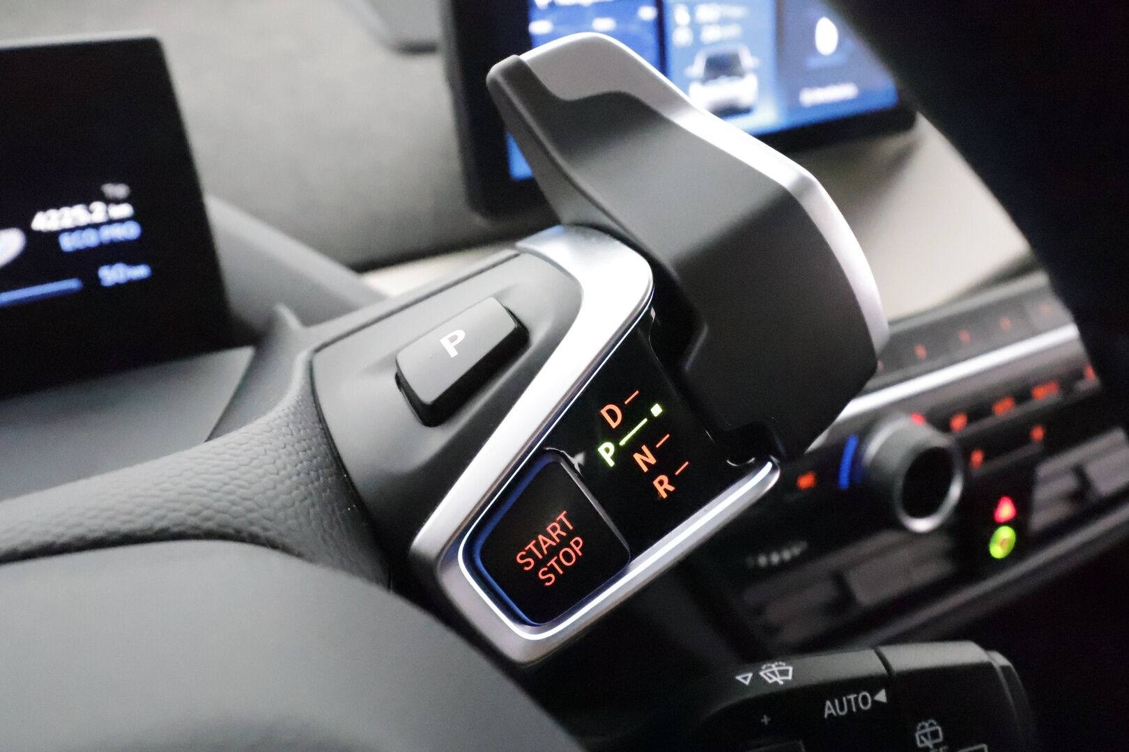 BMW I3S 2019 120Ah **H&K / Adapt. vakkari / ComfortAccess / Prof.Navi / Lämpöpumppu / P.kamera** - Akku kuntotarkistettu / Säännöllisesti huollettu / Kahdet renkaat vanteilla