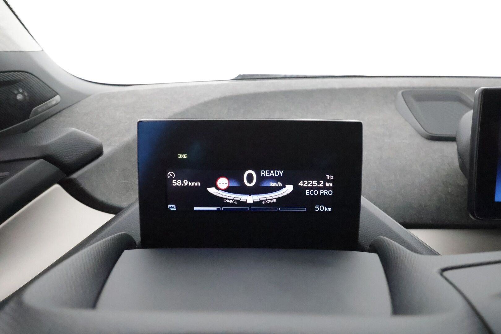 BMW I3S 2019 120Ah **H&K / Adapt. vakkari / ComfortAccess / Prof.Navi / Lämpöpumppu / P.kamera** - Akku kuntotarkistettu / Säännöllisesti huollettu / Kahdet renkaat vanteilla