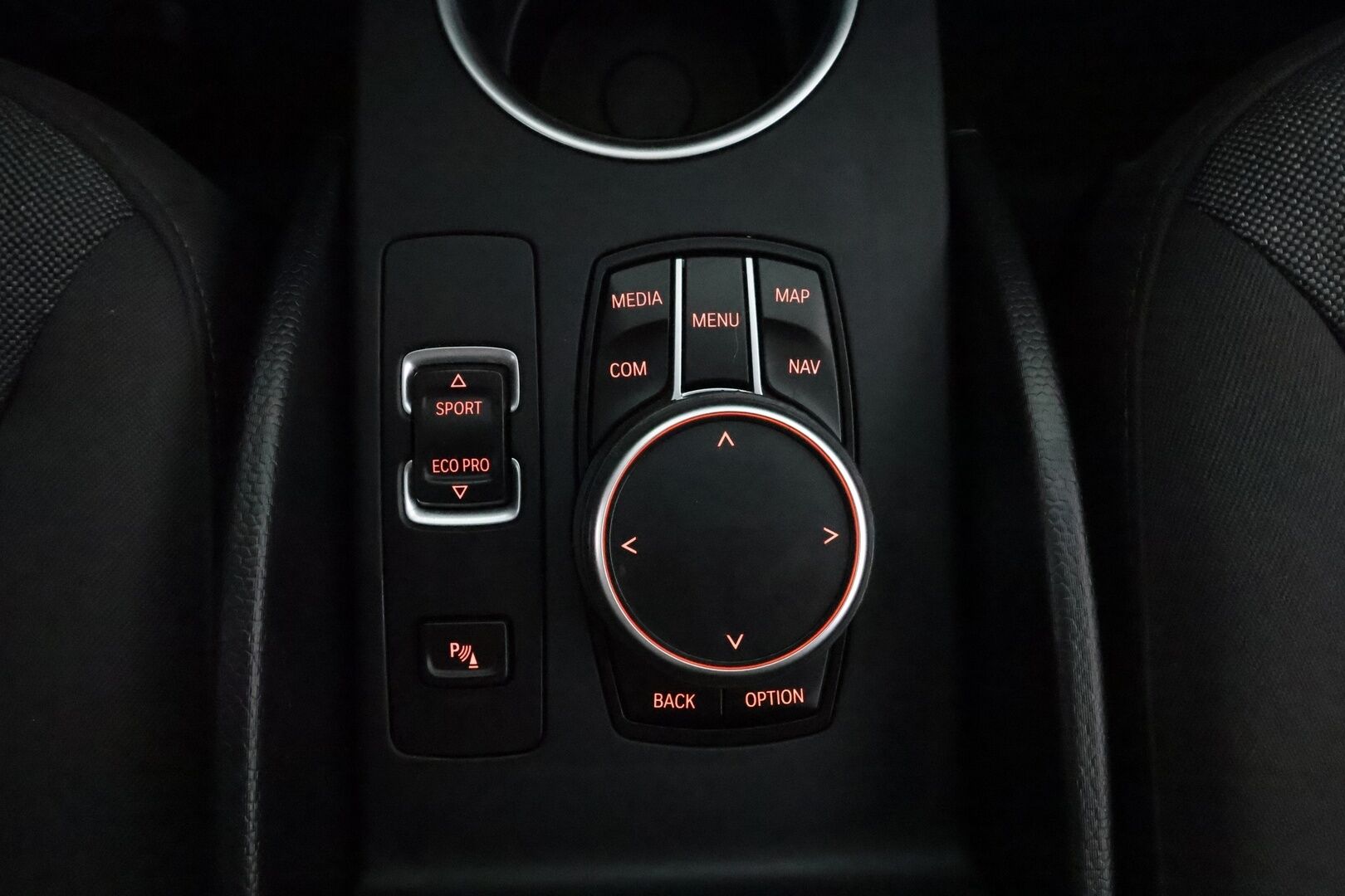 BMW I3S 2019 120Ah **H&K / Adapt. vakkari / ComfortAccess / Prof.Navi / Lämpöpumppu / P.kamera** - Akku kuntotarkistettu / Säännöllisesti huollettu / Kahdet renkaat vanteilla