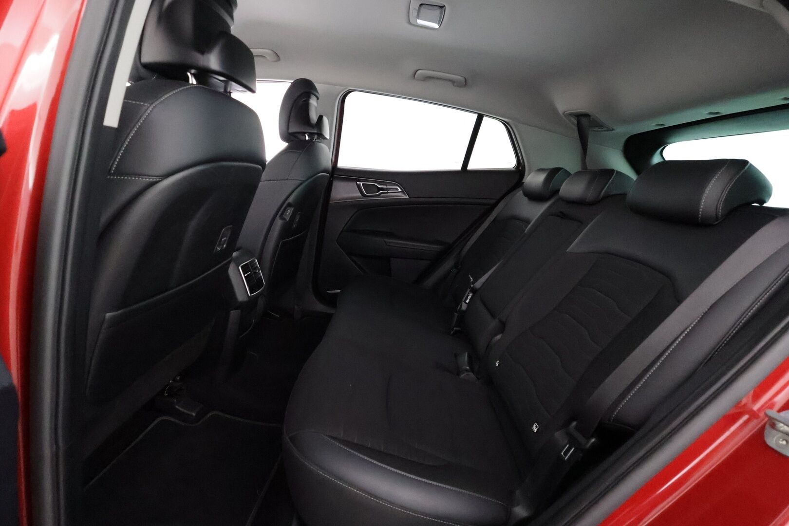 Kia Sportage 2022 1,6 T-GDI AWD Plug-in Hybrid Business Premium AT 265hv - | ACC | LED | 360 | Sähköpenkit | Navi | Katveavustin | Kaistavahti | Keyless | Apple&Android | Ratinlämmitys | Merkkihuollot | 2x Latauskaapelit |  Kahdet renkaat |